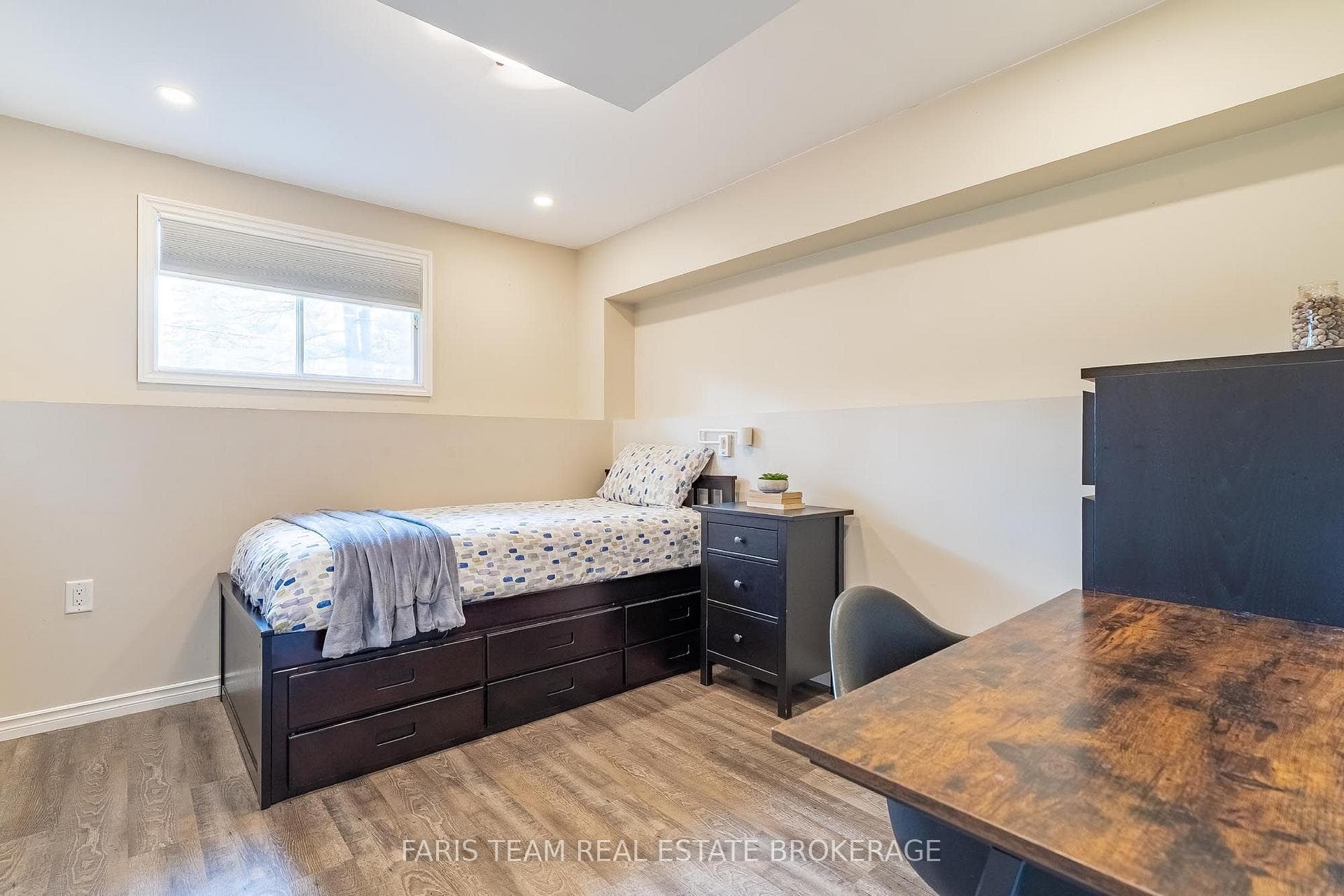 1202 Sunnidale Road photo 17