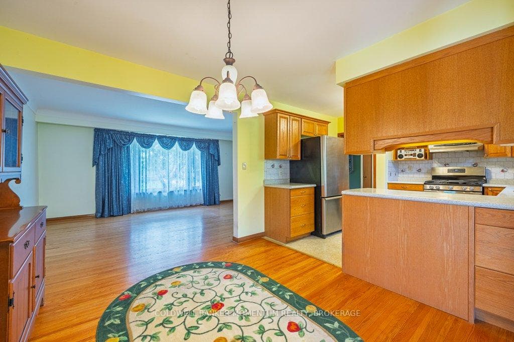 82 McDonald Avenue photo 38