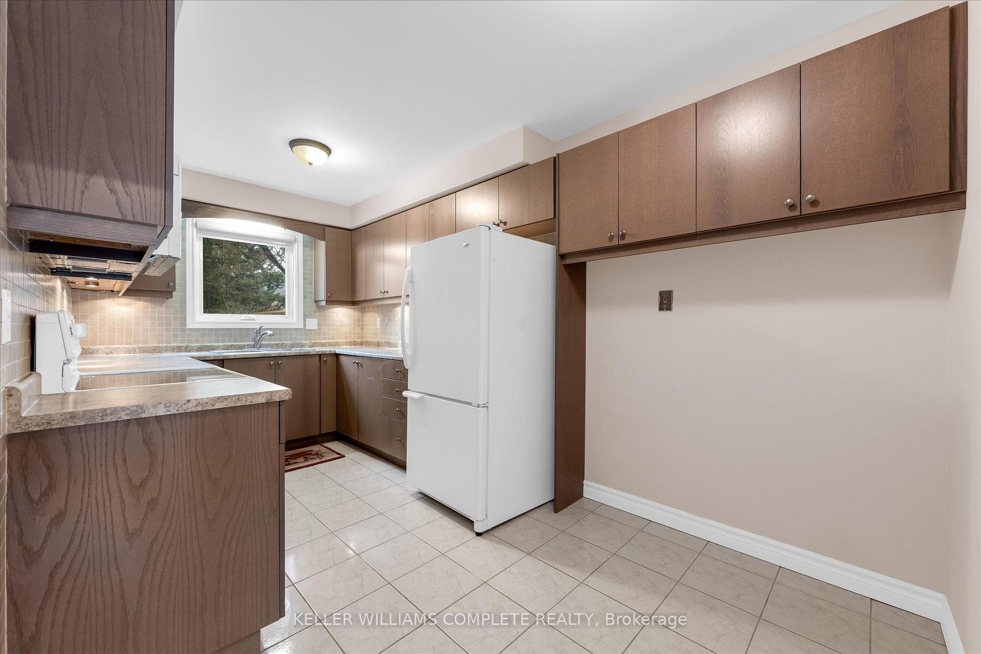230 Meadowbrook Drive Unit 1 photo 11