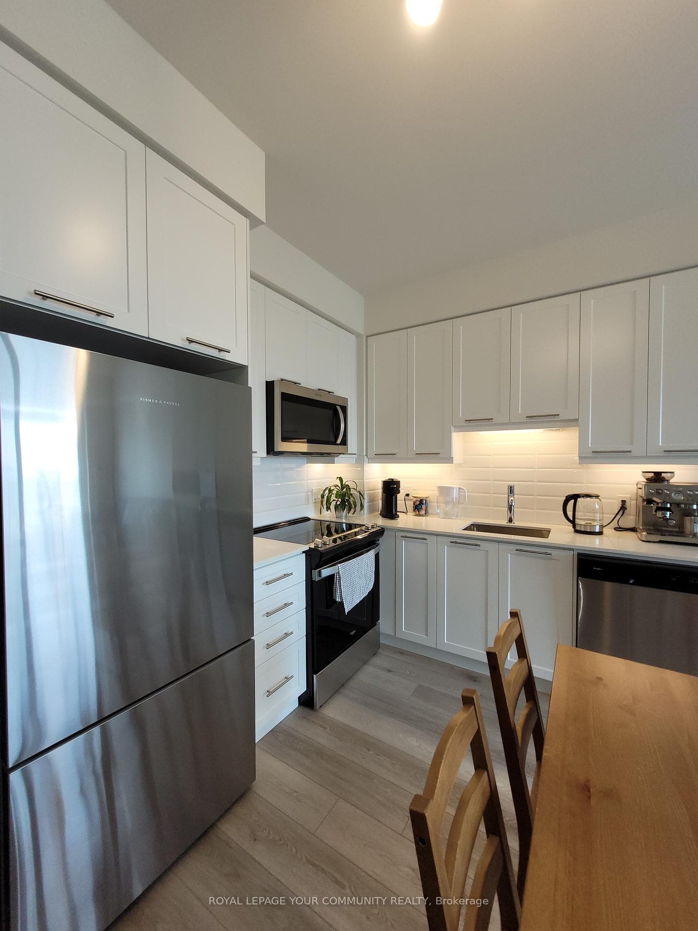 385 Winston Road Unit 809 photo 4