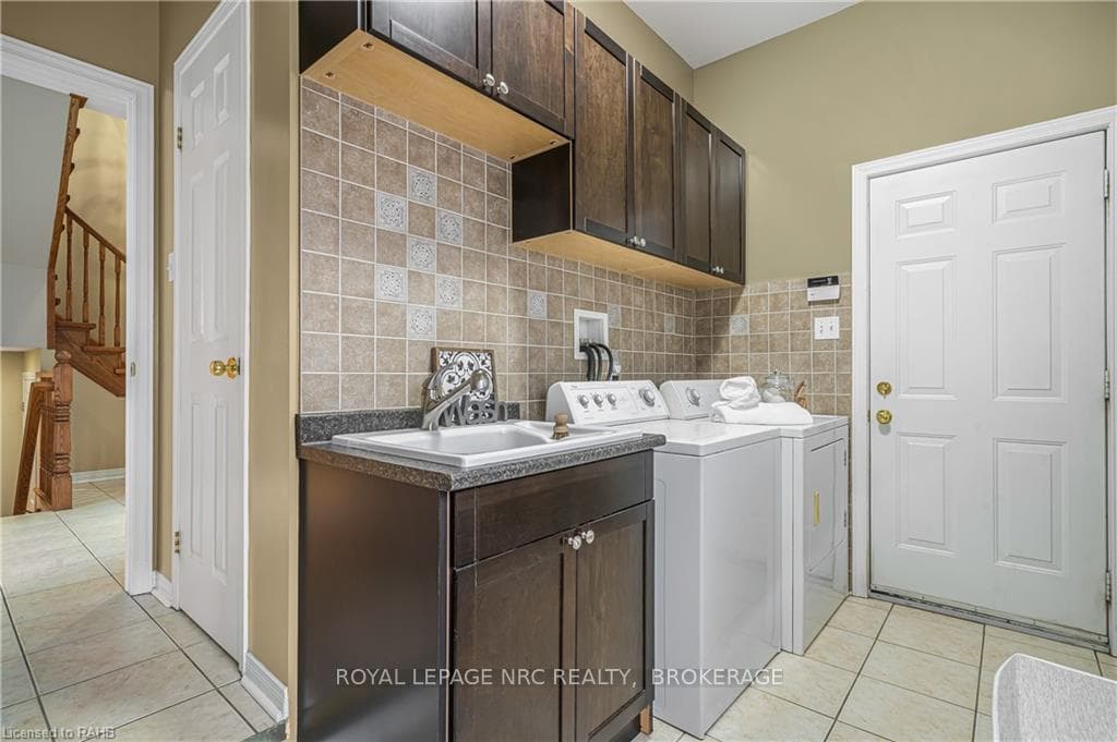 178 DOON MILLS Drive photo 10