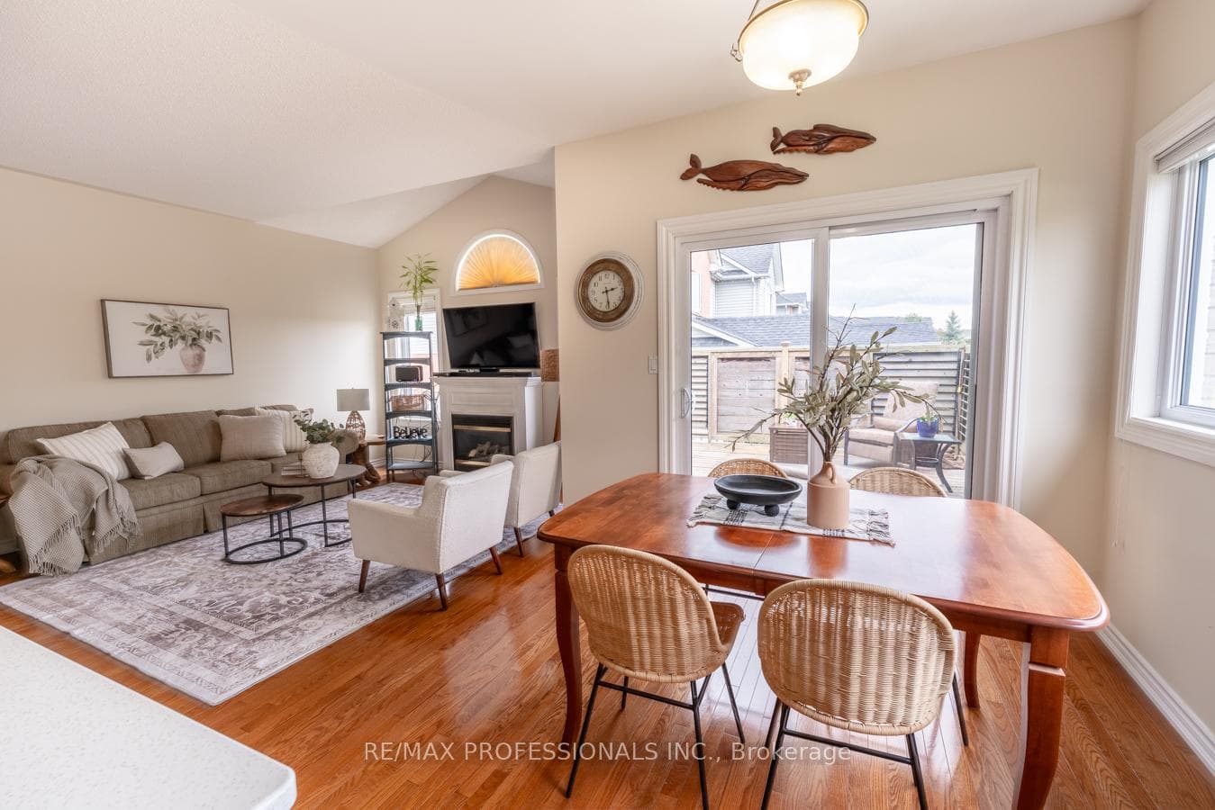 228 Richfield Square photo 6