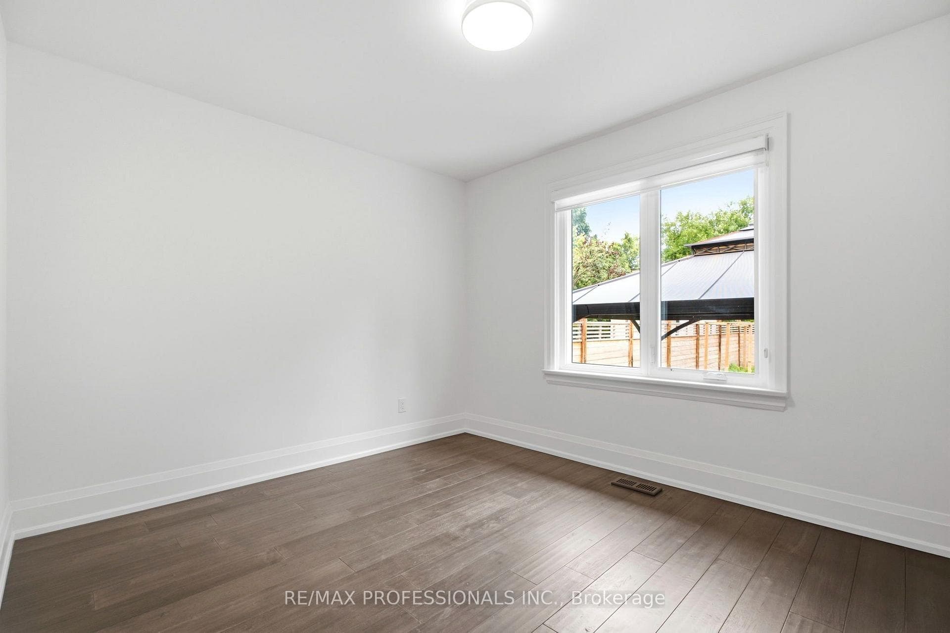 77 Cronin Drive photo 16