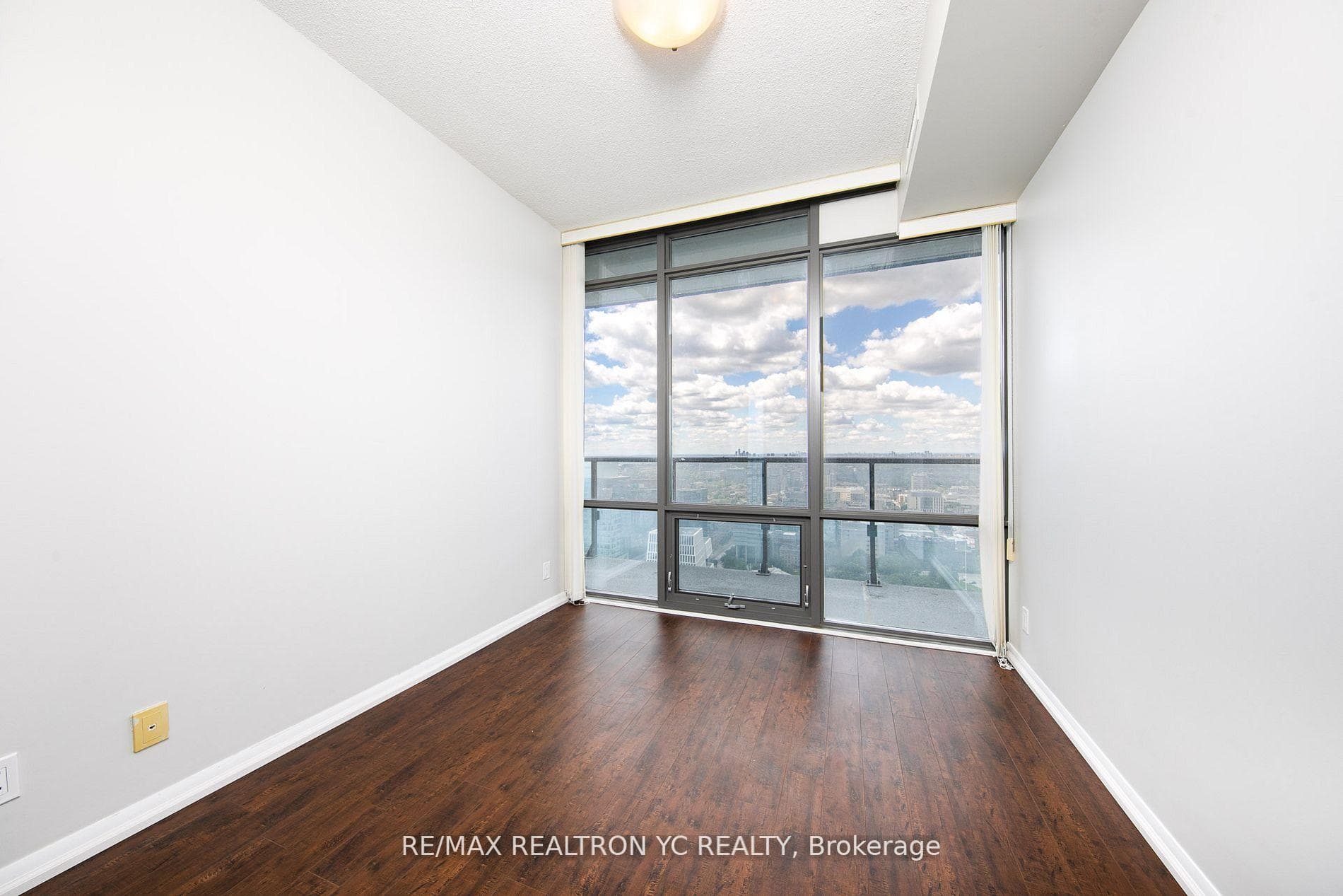832 Bay Street Unit 3510 photo 22