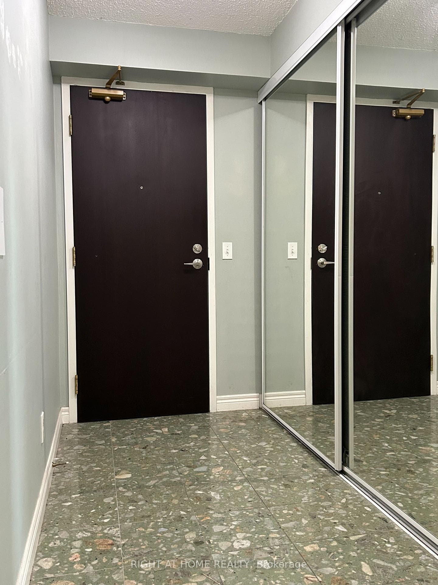 30 Grand Trunk Crescent Unit 1515 photo 4