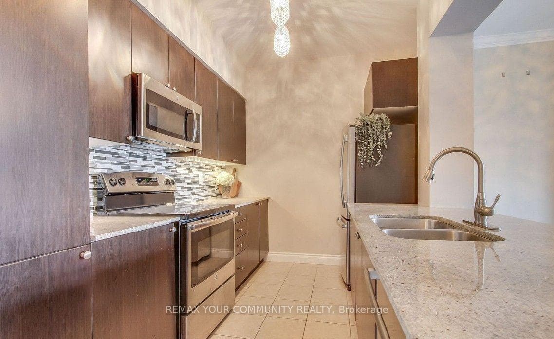 10211 Keele Street Unit 211 photo 4