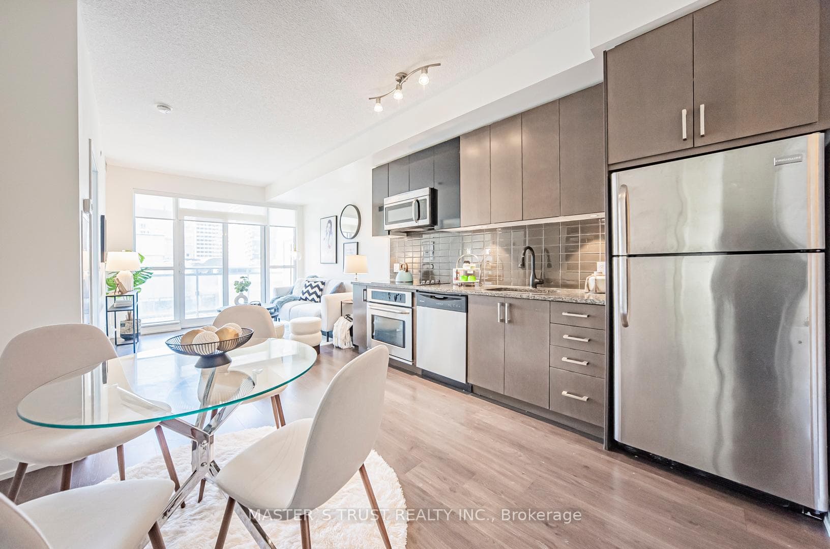 89 Dunfield Avenue Unit 801 photo 6
