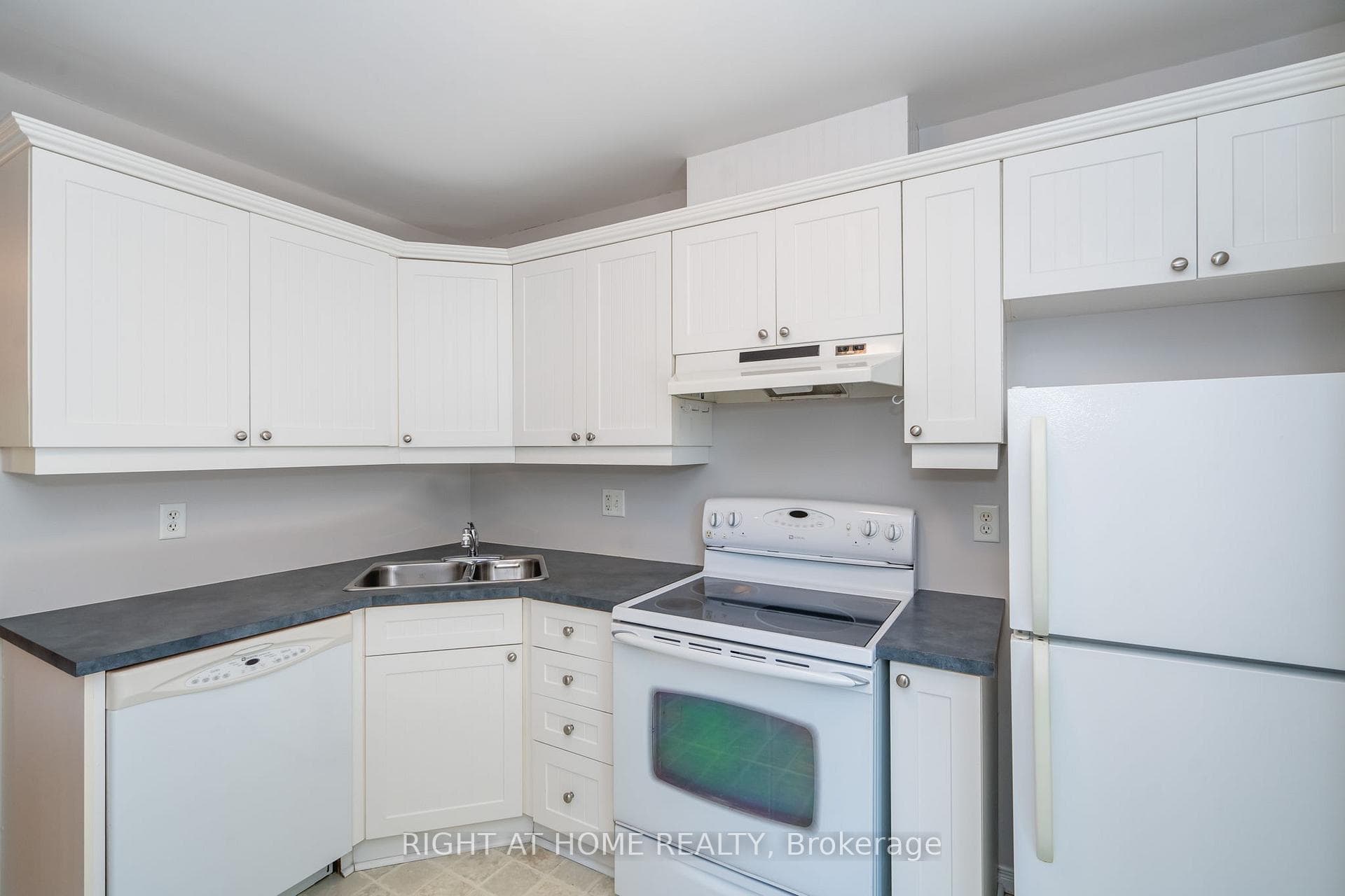358 Little Avenue Unit 17 photo 5