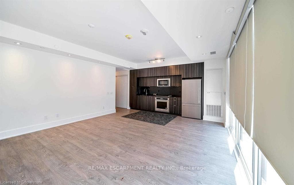 80 Vanauley Street Unit 120 photo 4