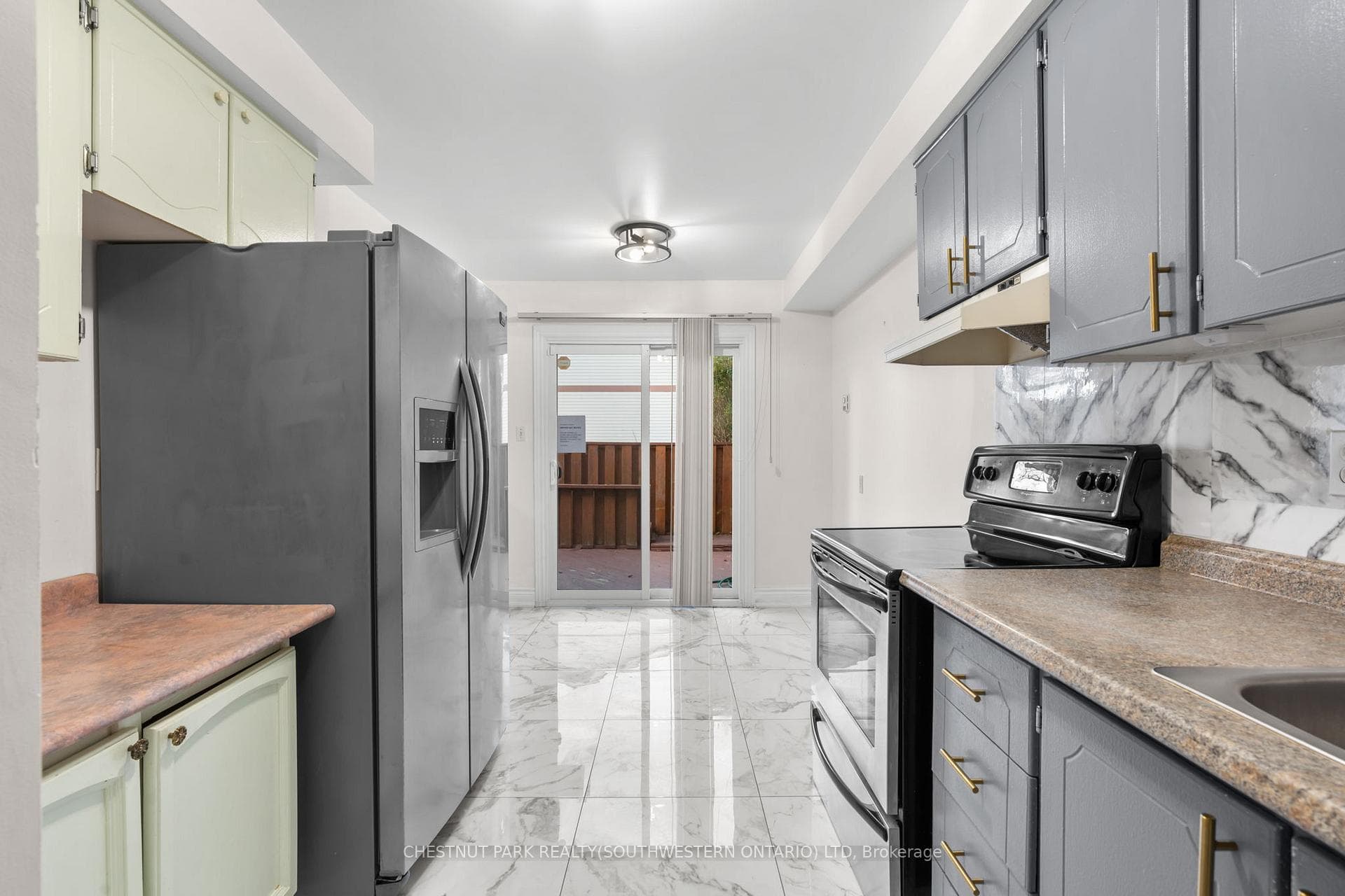 11 Parker Crescent photo 13
