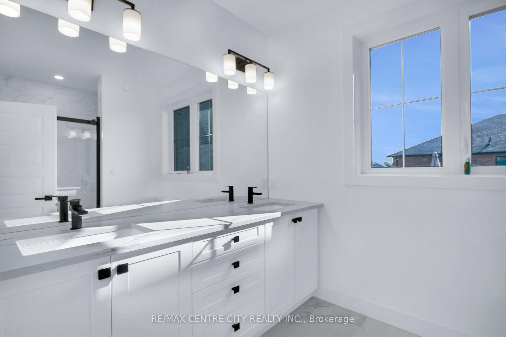 104 Foxborough Place photo 22