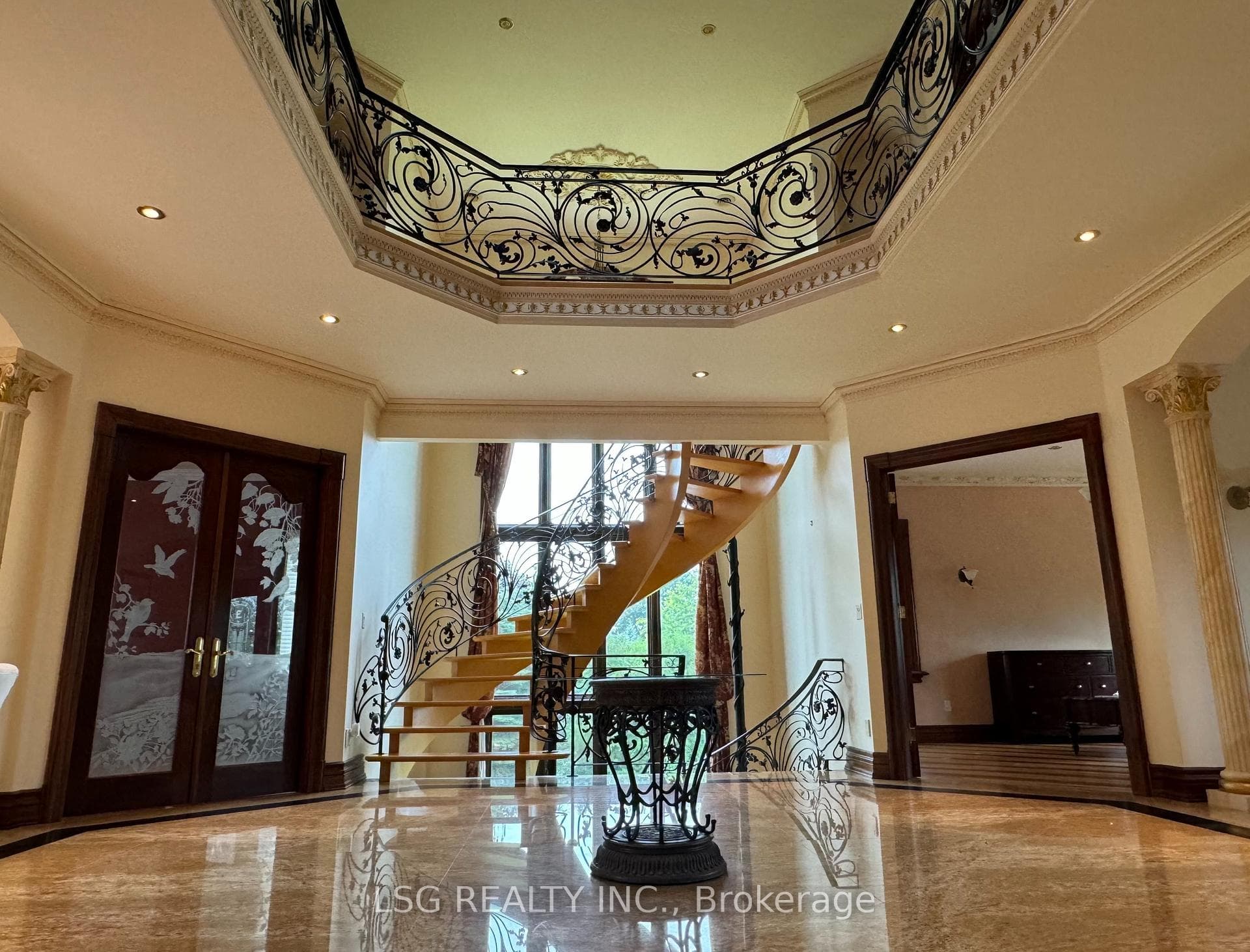 89 Offord Crescent photo 2