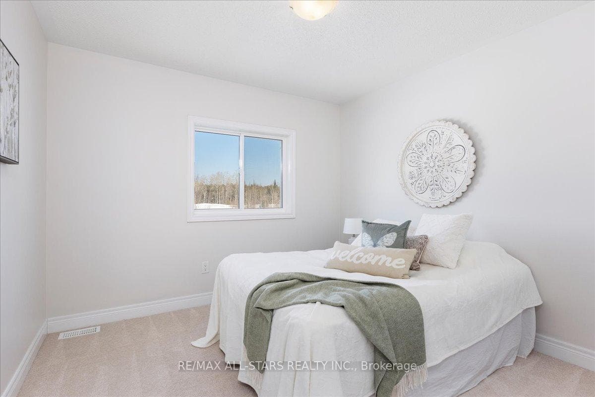 81 Douglas Drive photo 20