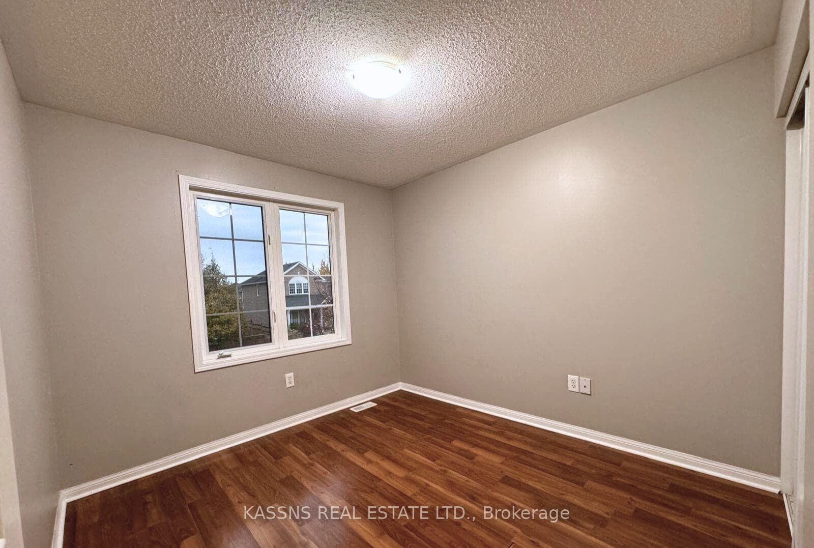 718 Irving Terrace photo 6
