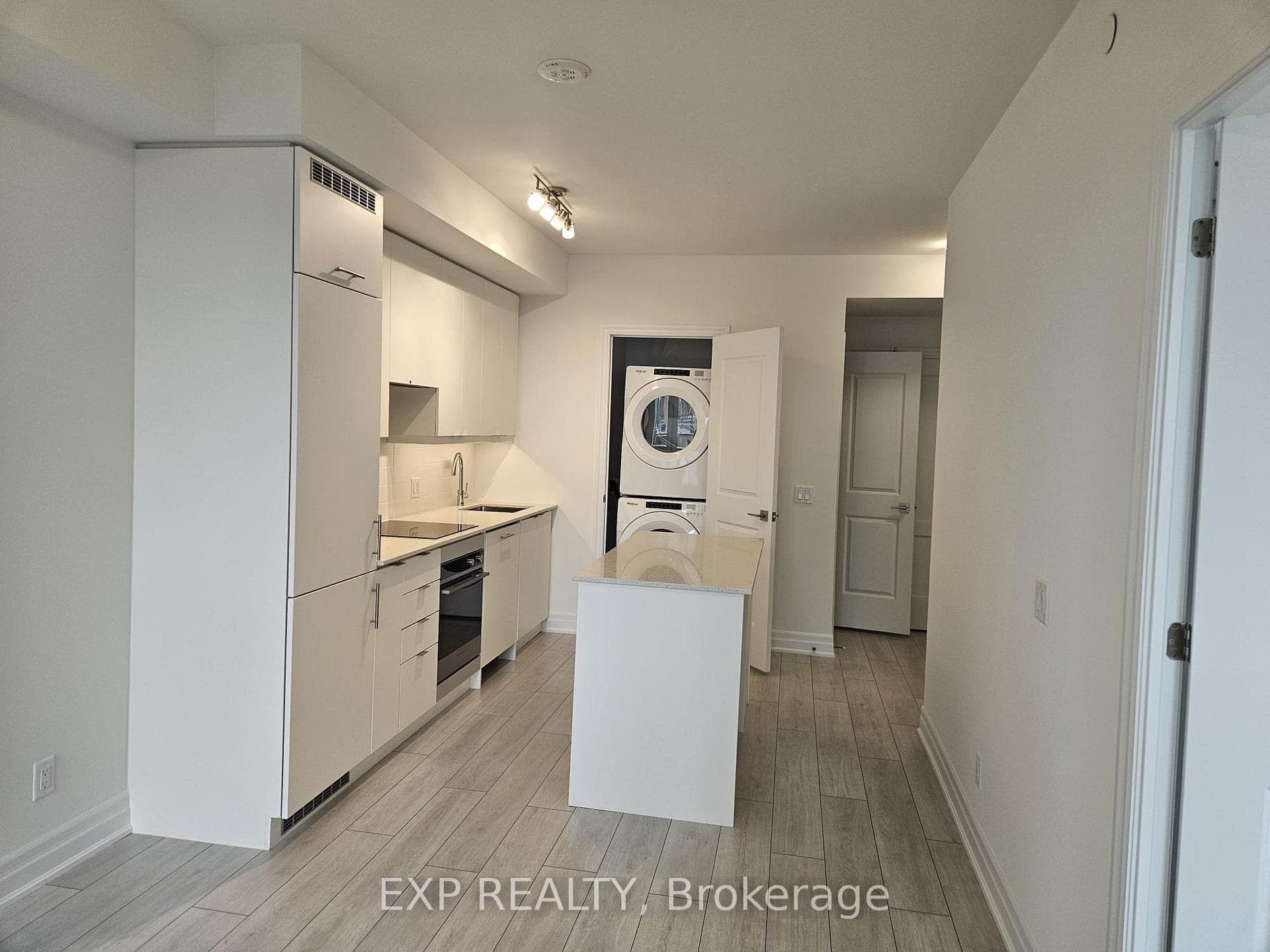30 Elm Drive Unit 607 photo 4