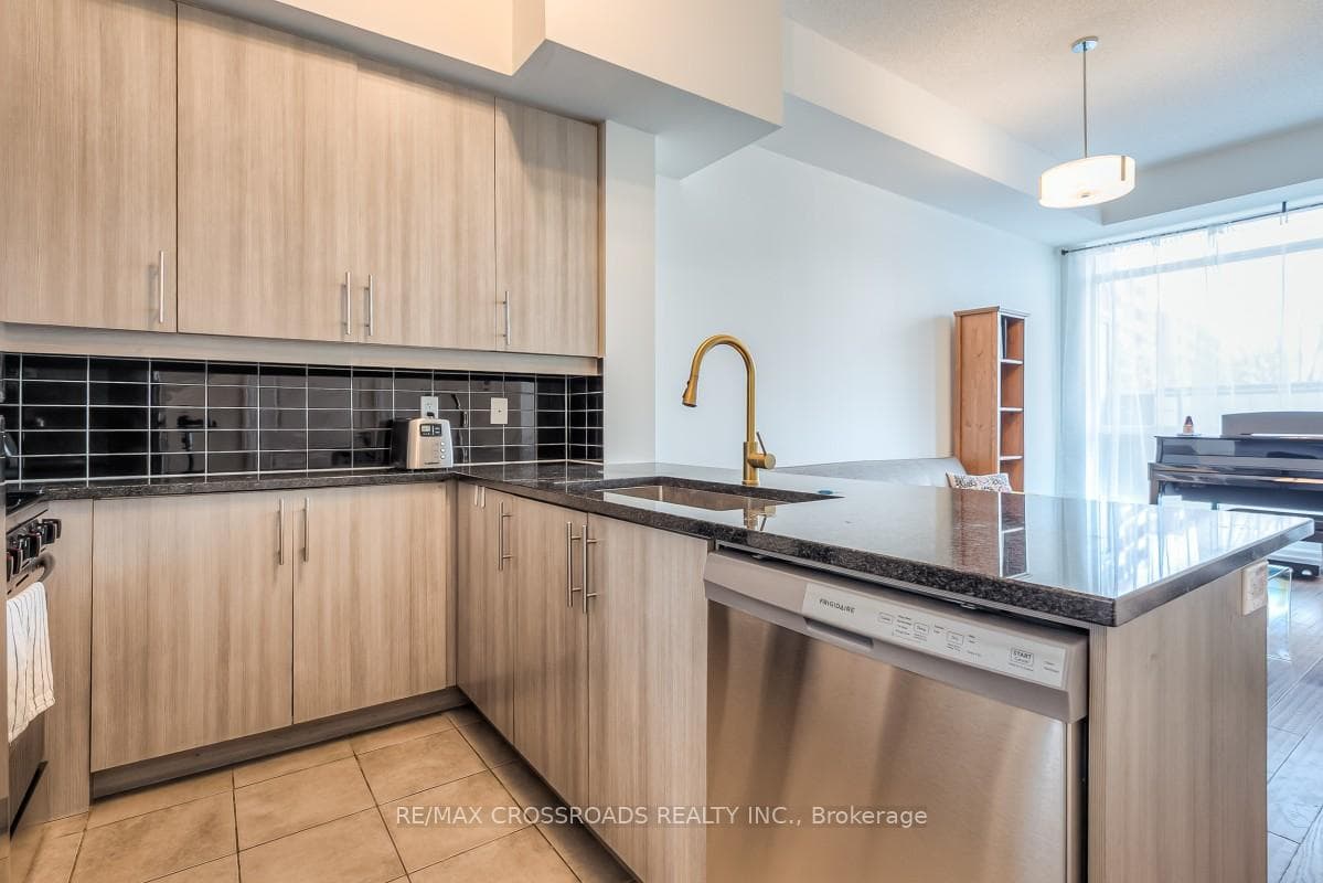 8110 Birchmount Road Unit 203 photo 13