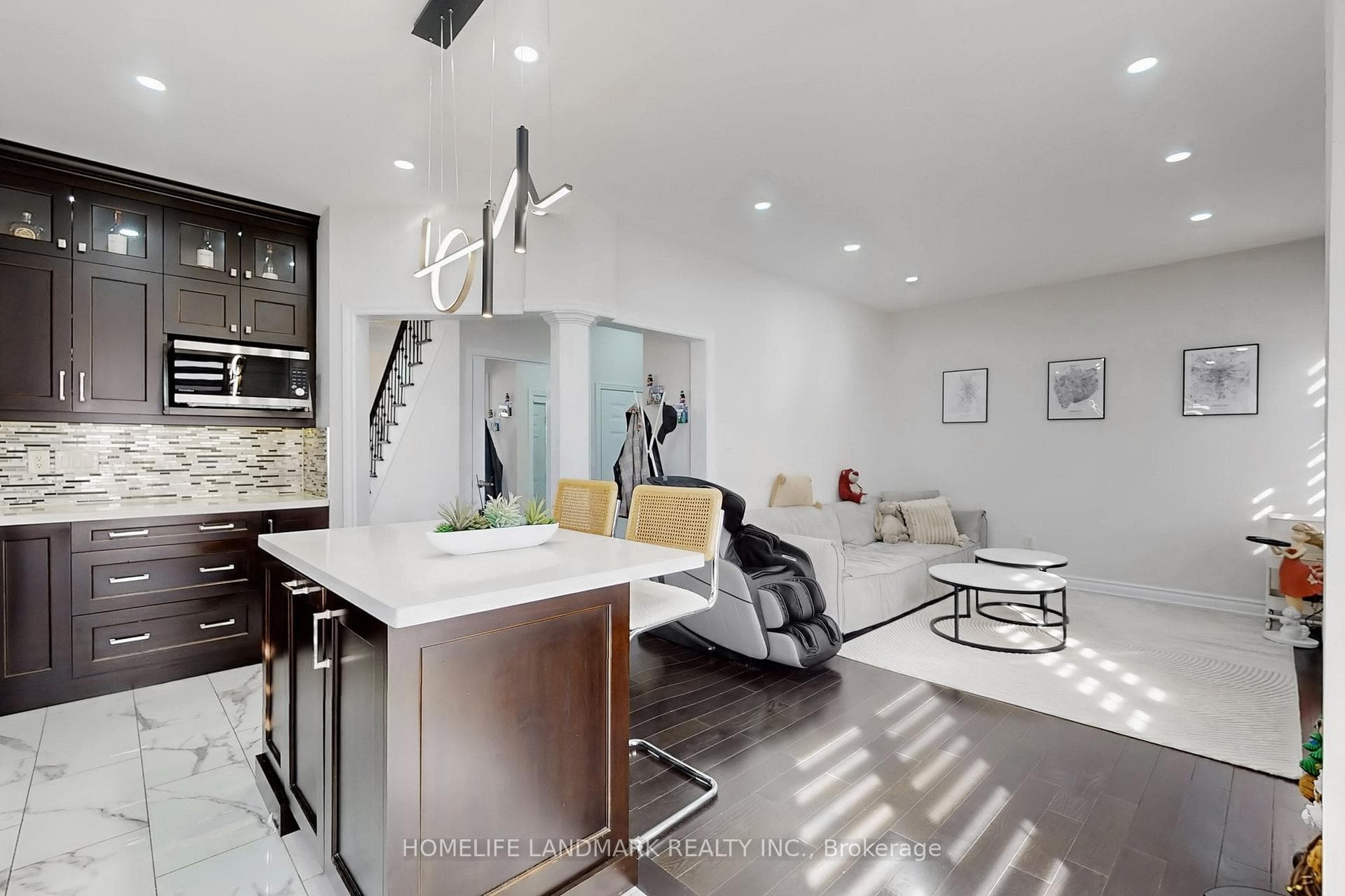 52 Lakespring Drive photo 15