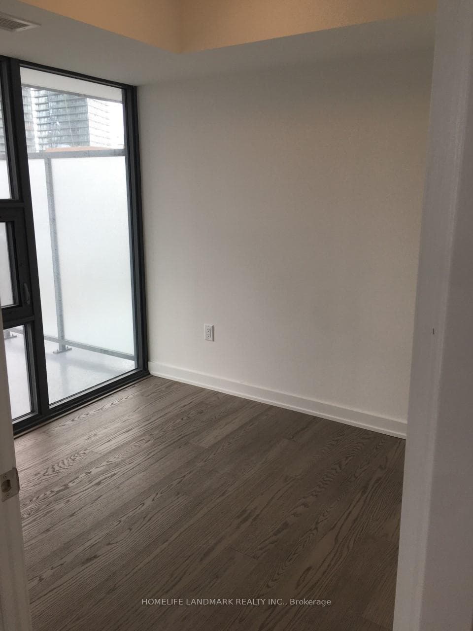 11 Wellesley Street Unit 1002 photo 4