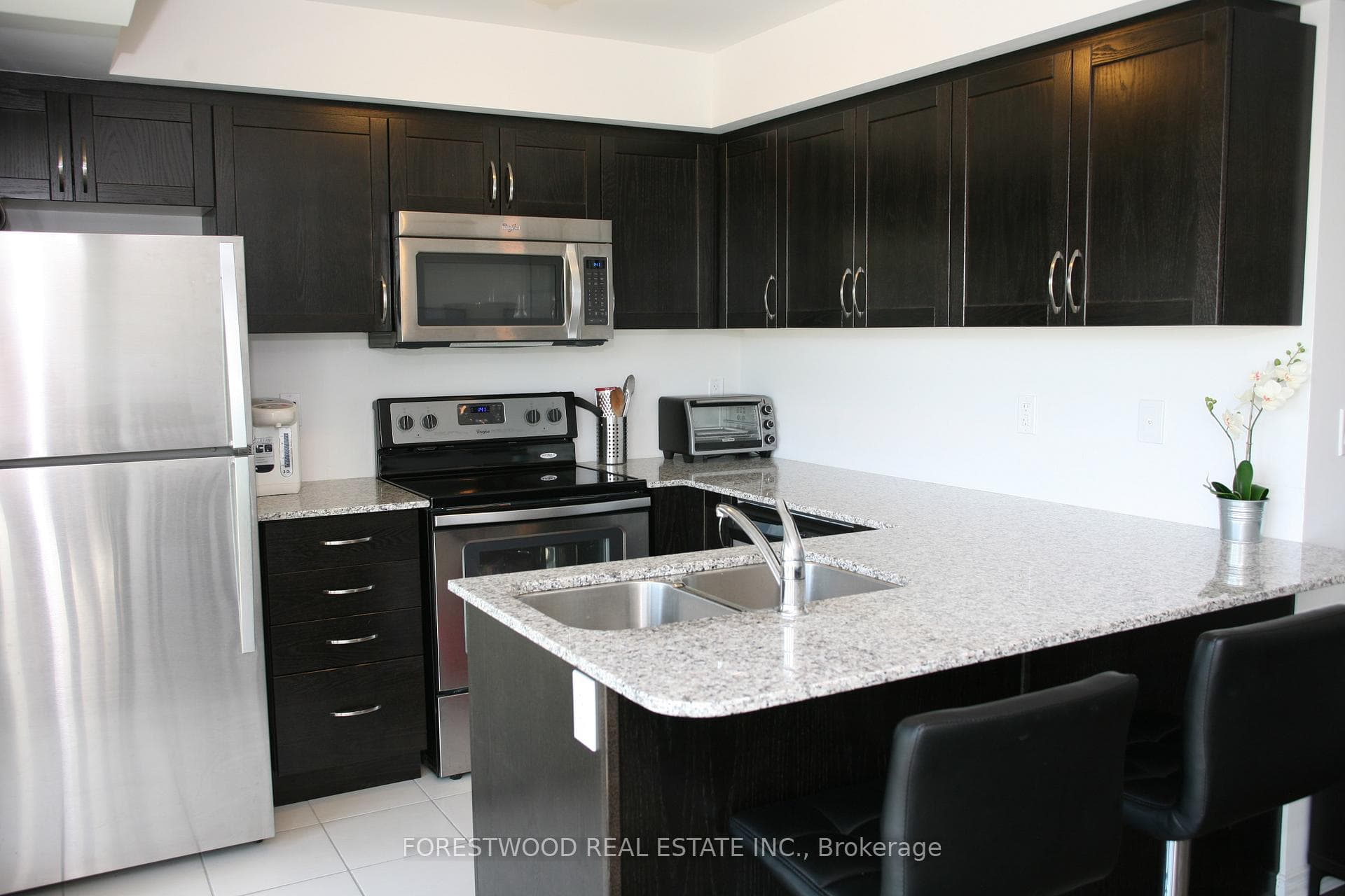 138 Widdicombe Hill Boulevard Unit 708 photo 5