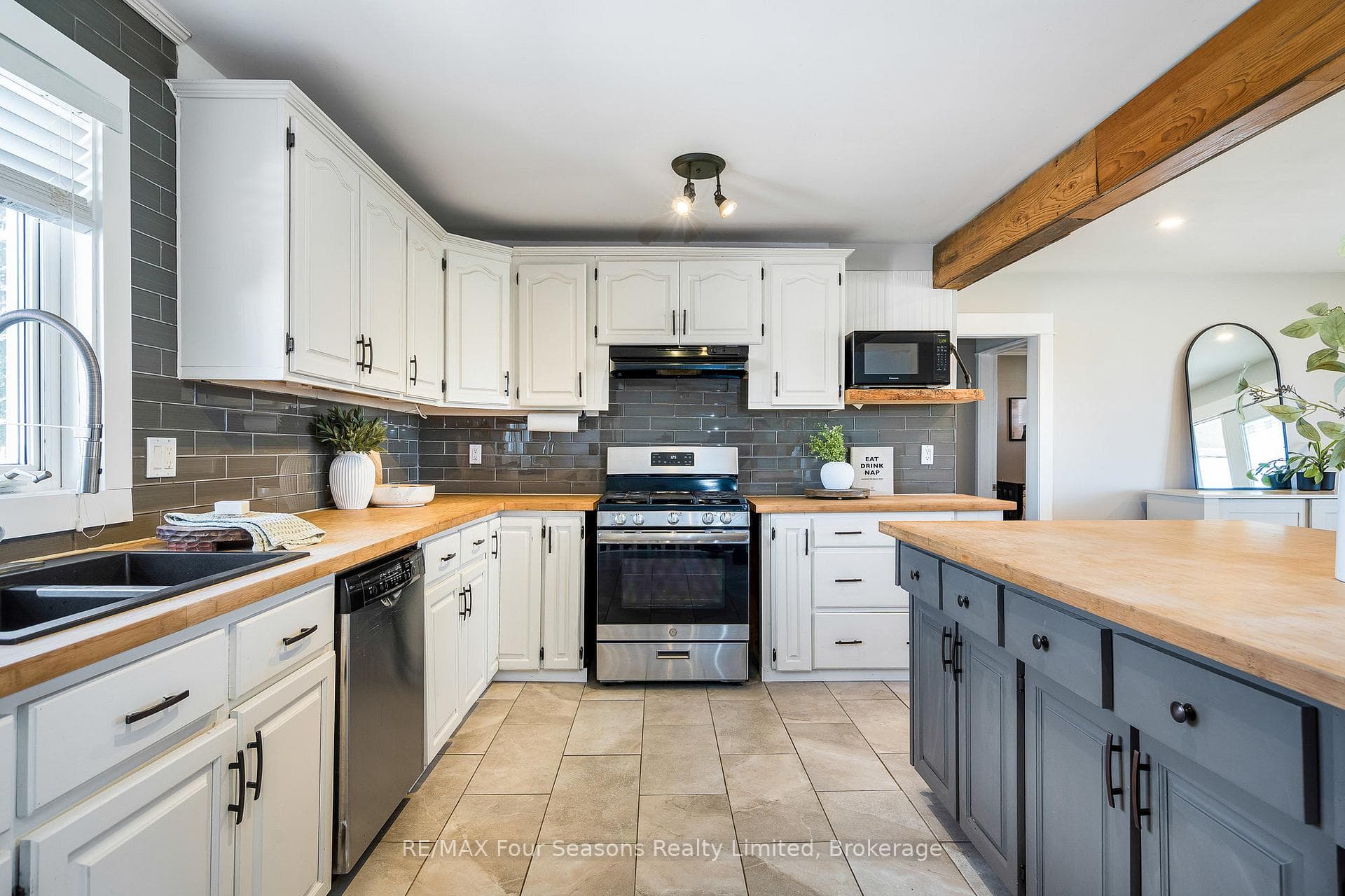 475 Lyons Court photo 7