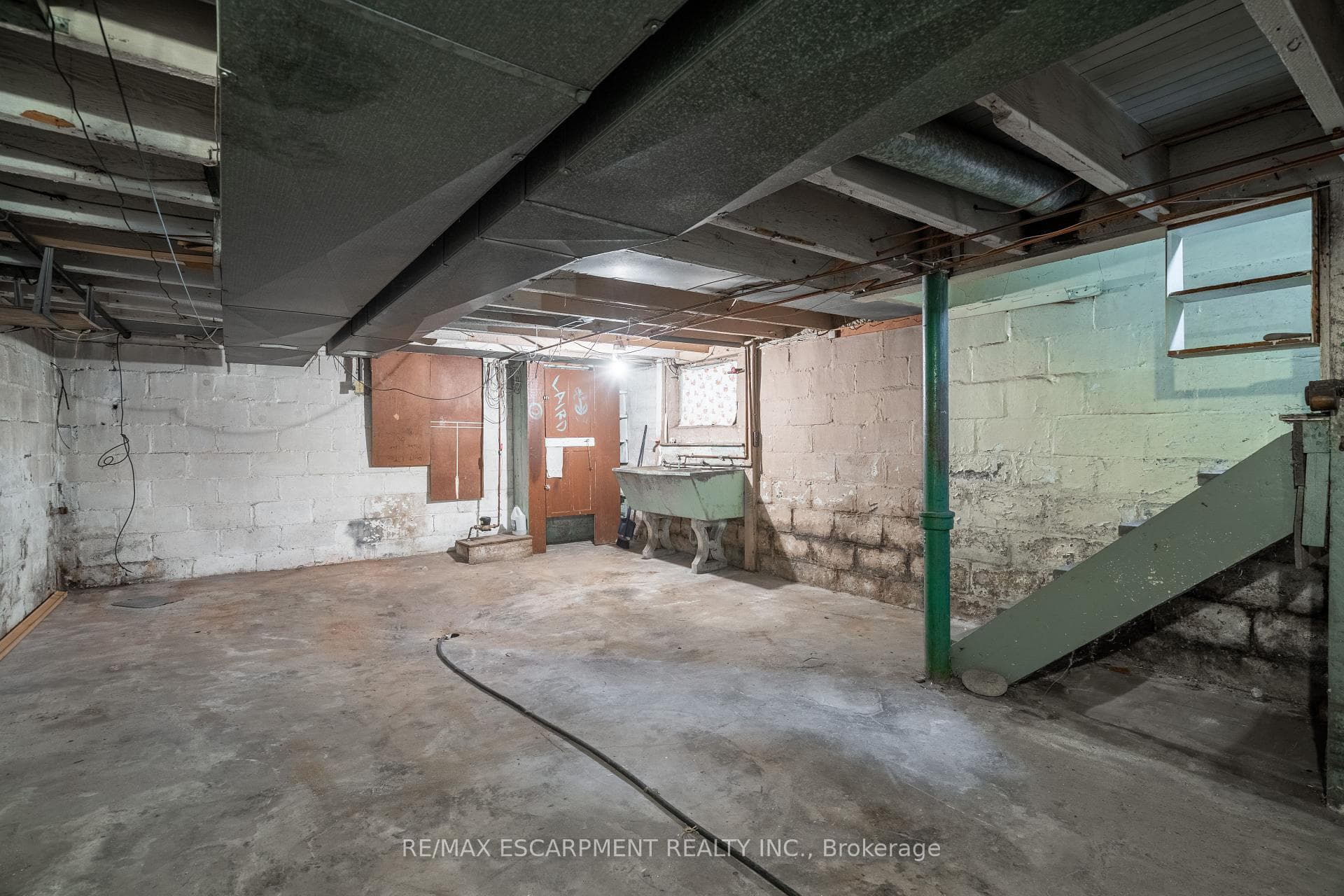 191 ROTHSAY Avenue photo 31