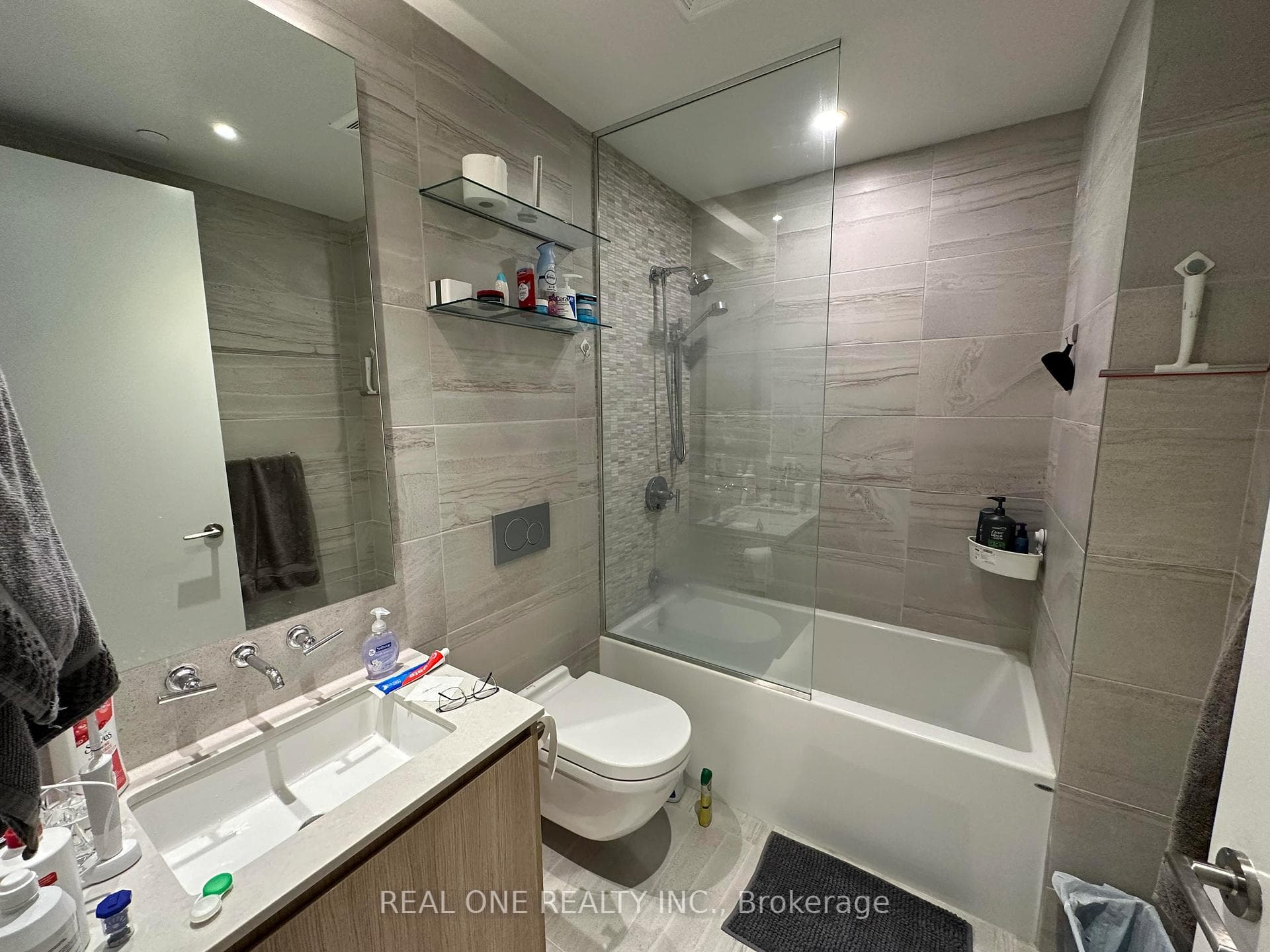 81 Wellesley Street Unit 1501 photo 9