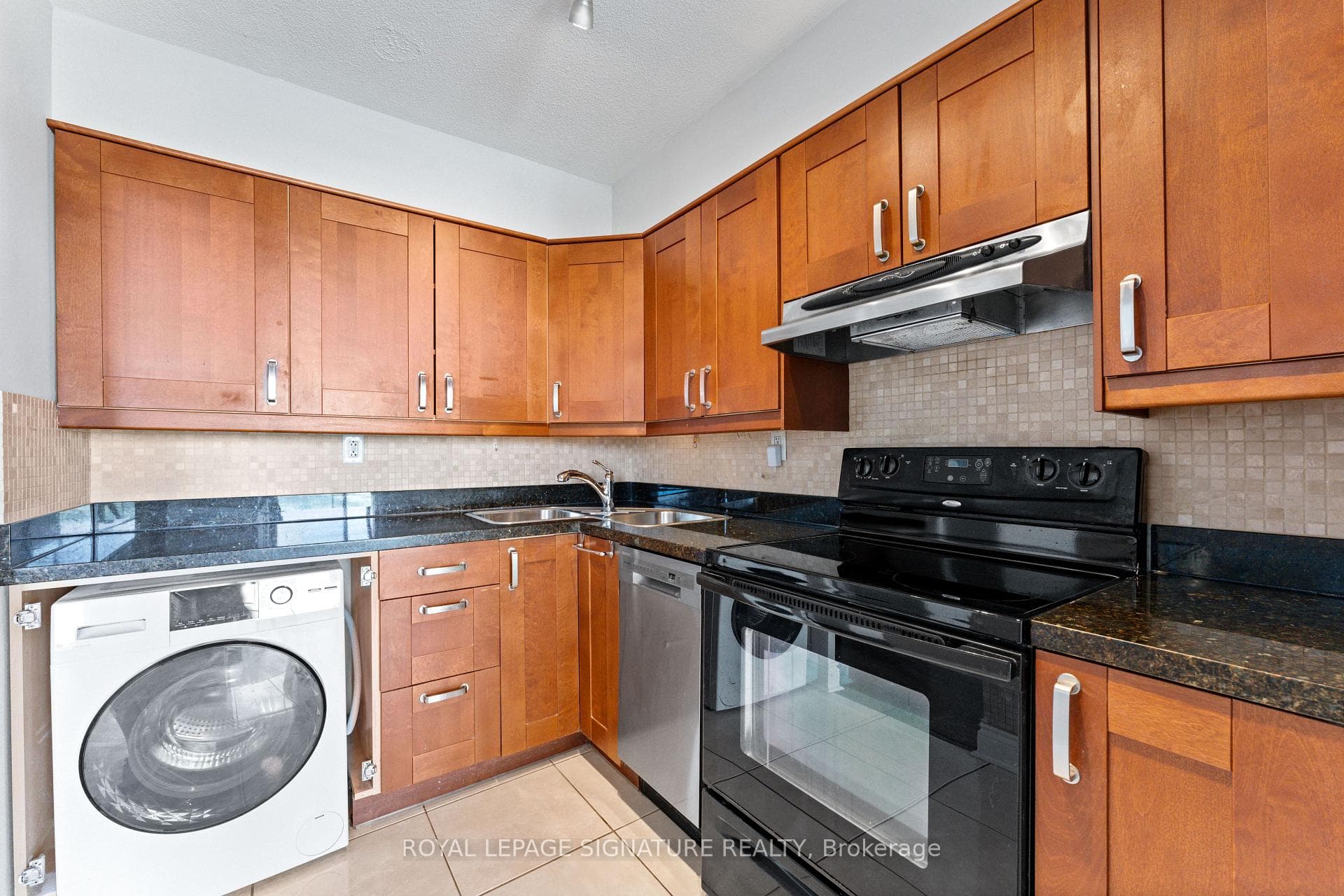 5949 Yonge Street Unit 802 photo 14