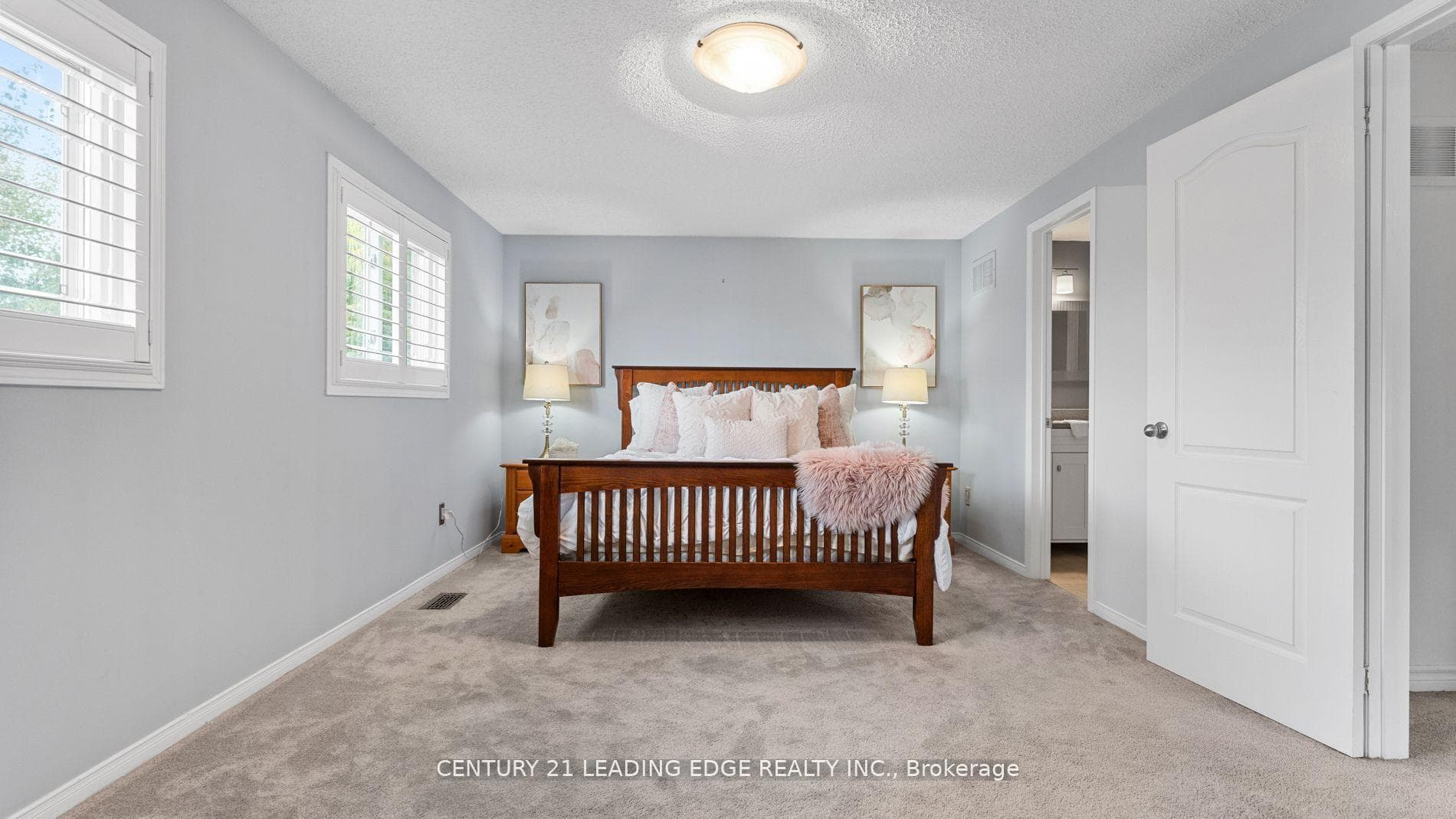 385 Compton Crescent photo 15