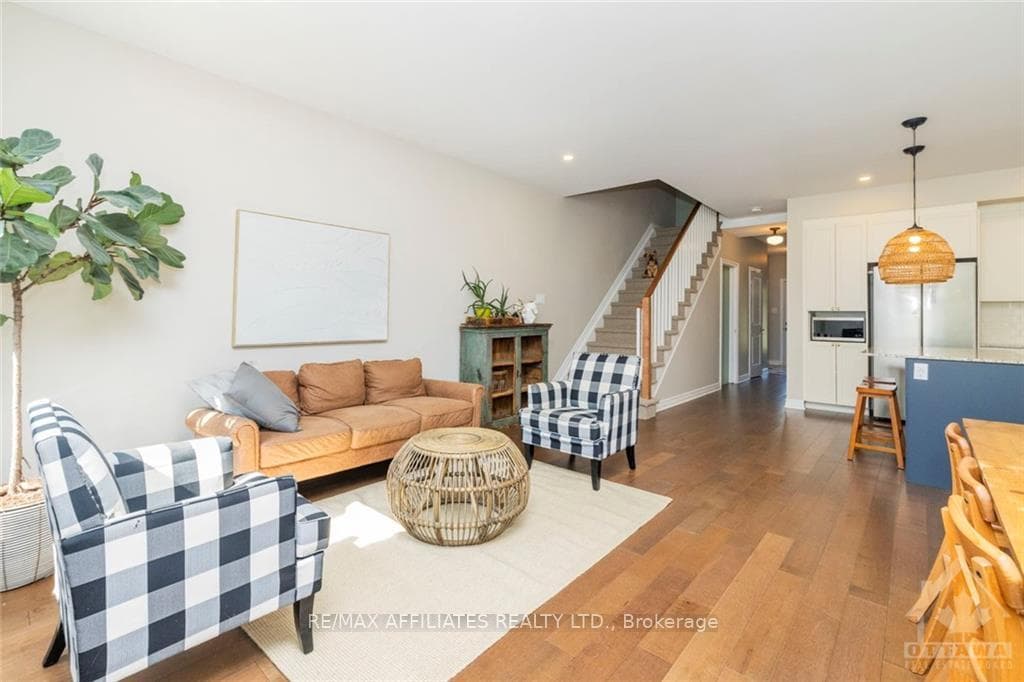 248 MUNRO Street photo 5