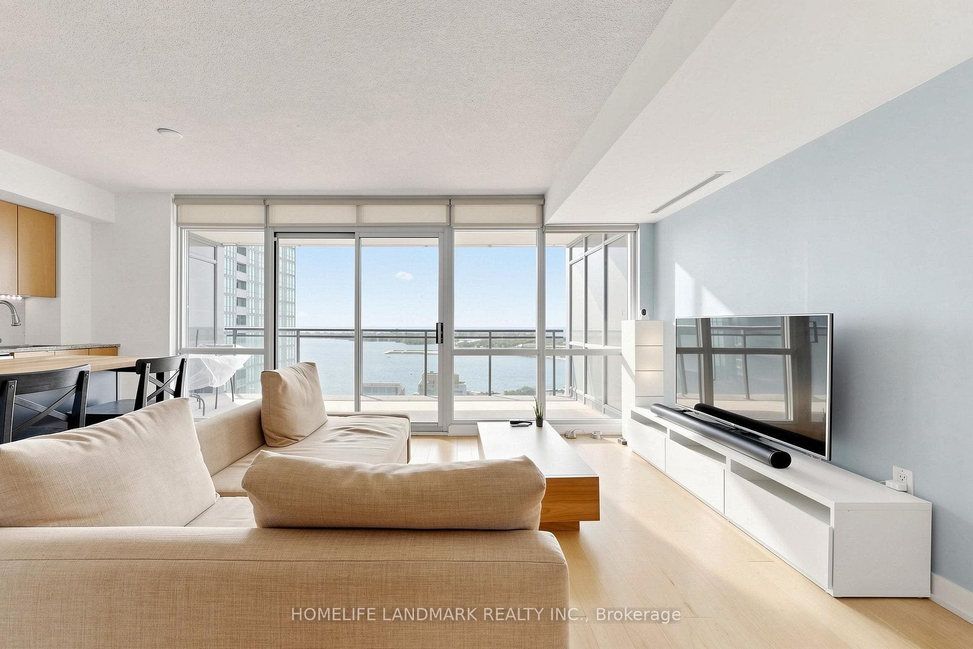 15 Fort York Boulevard Unit 2811 photo 8