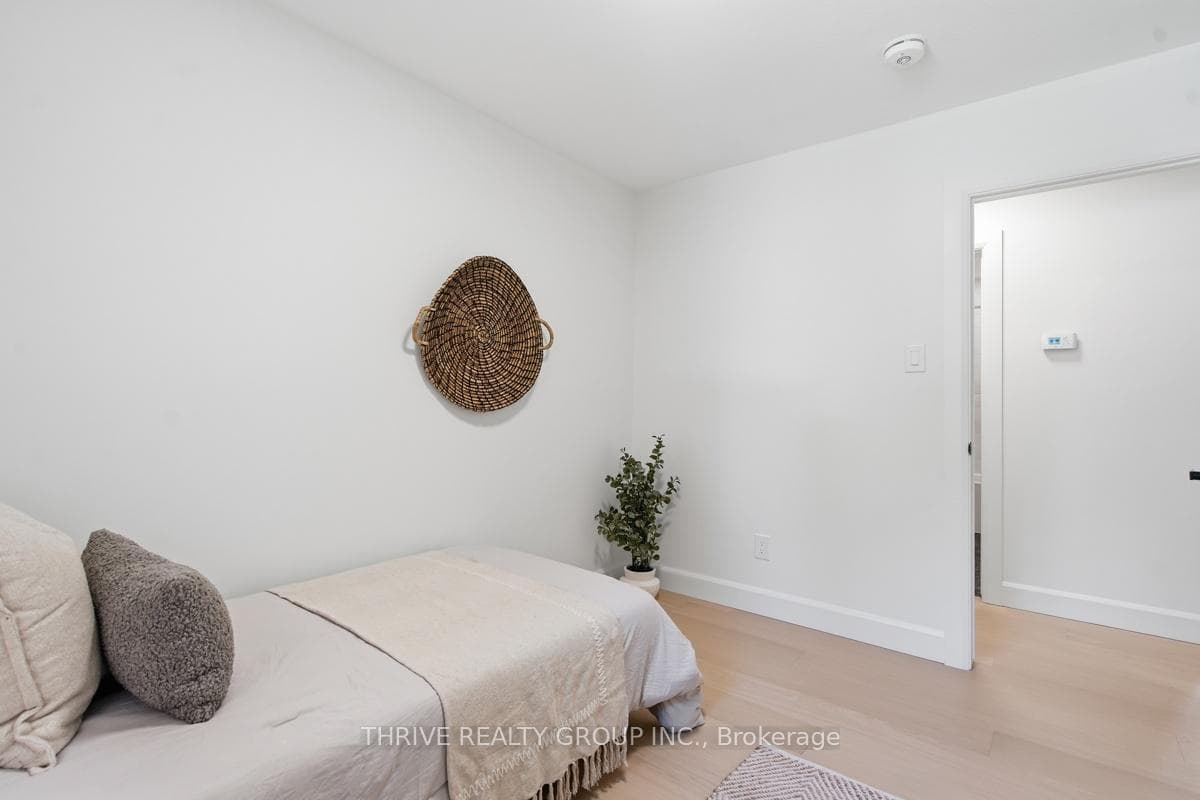 744 Barclay Road photo 29