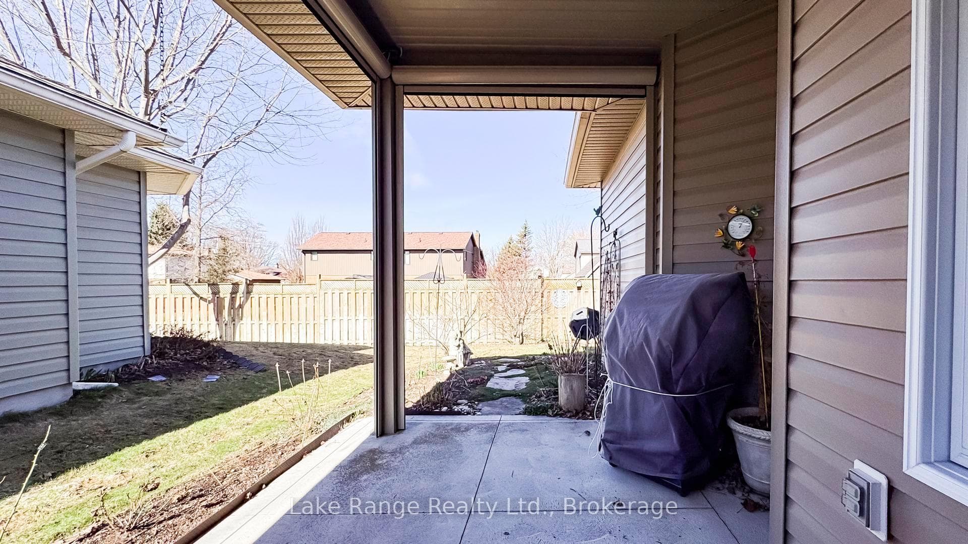 Covered patio with automatic screens
