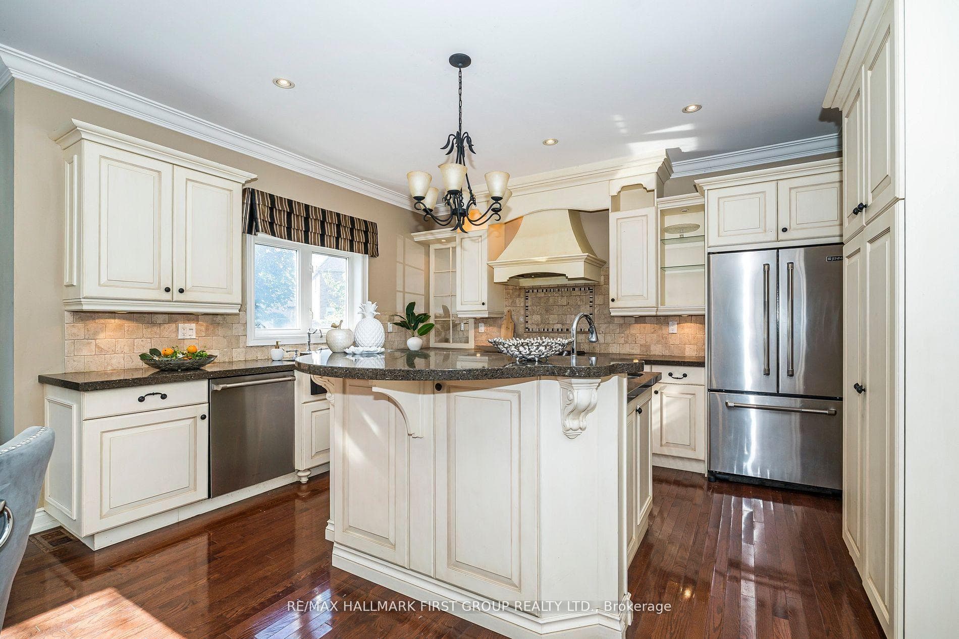 24 Portelli Crescent photo 12