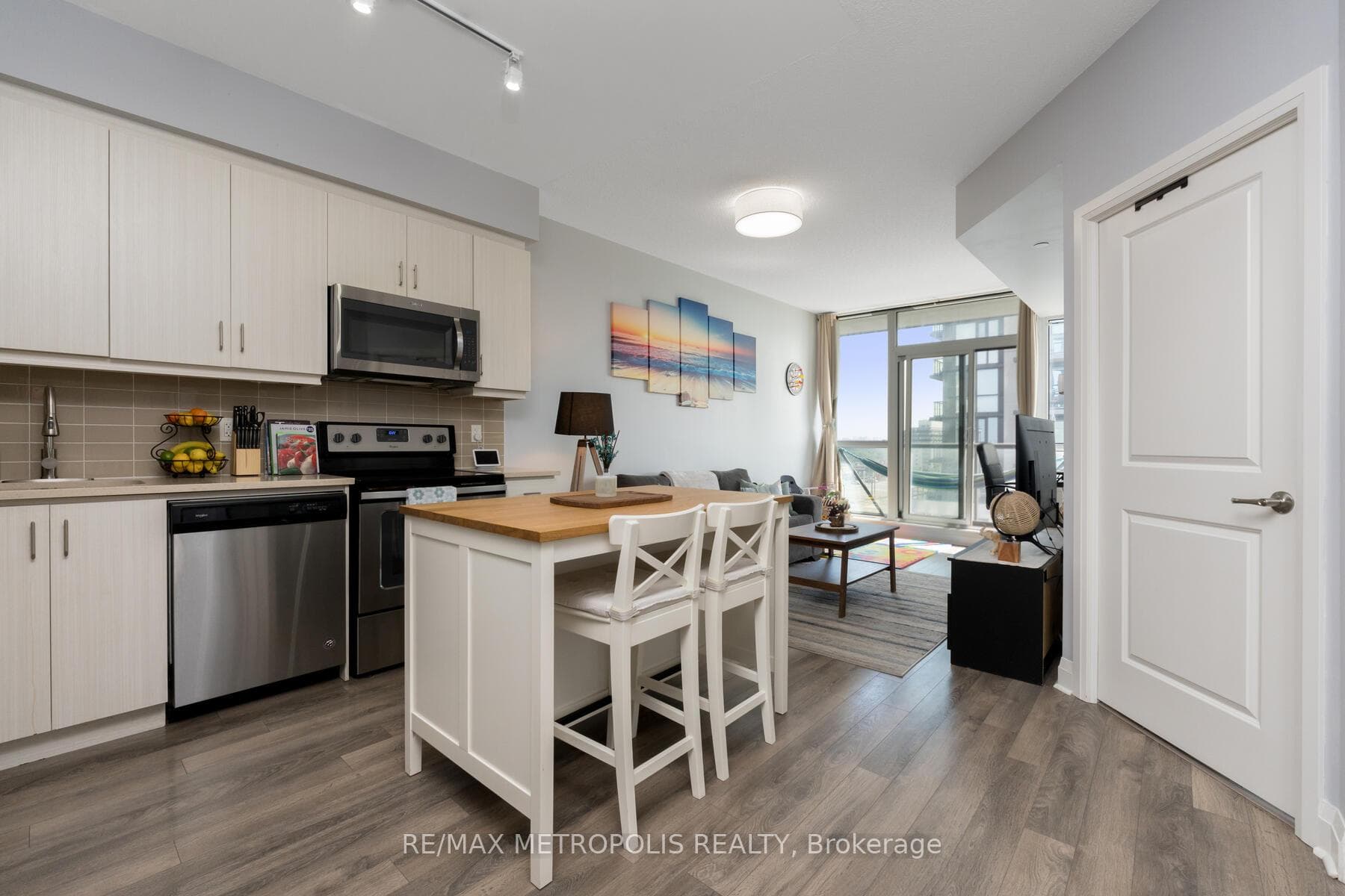 15 Zorra Street Unit 503 photo 1