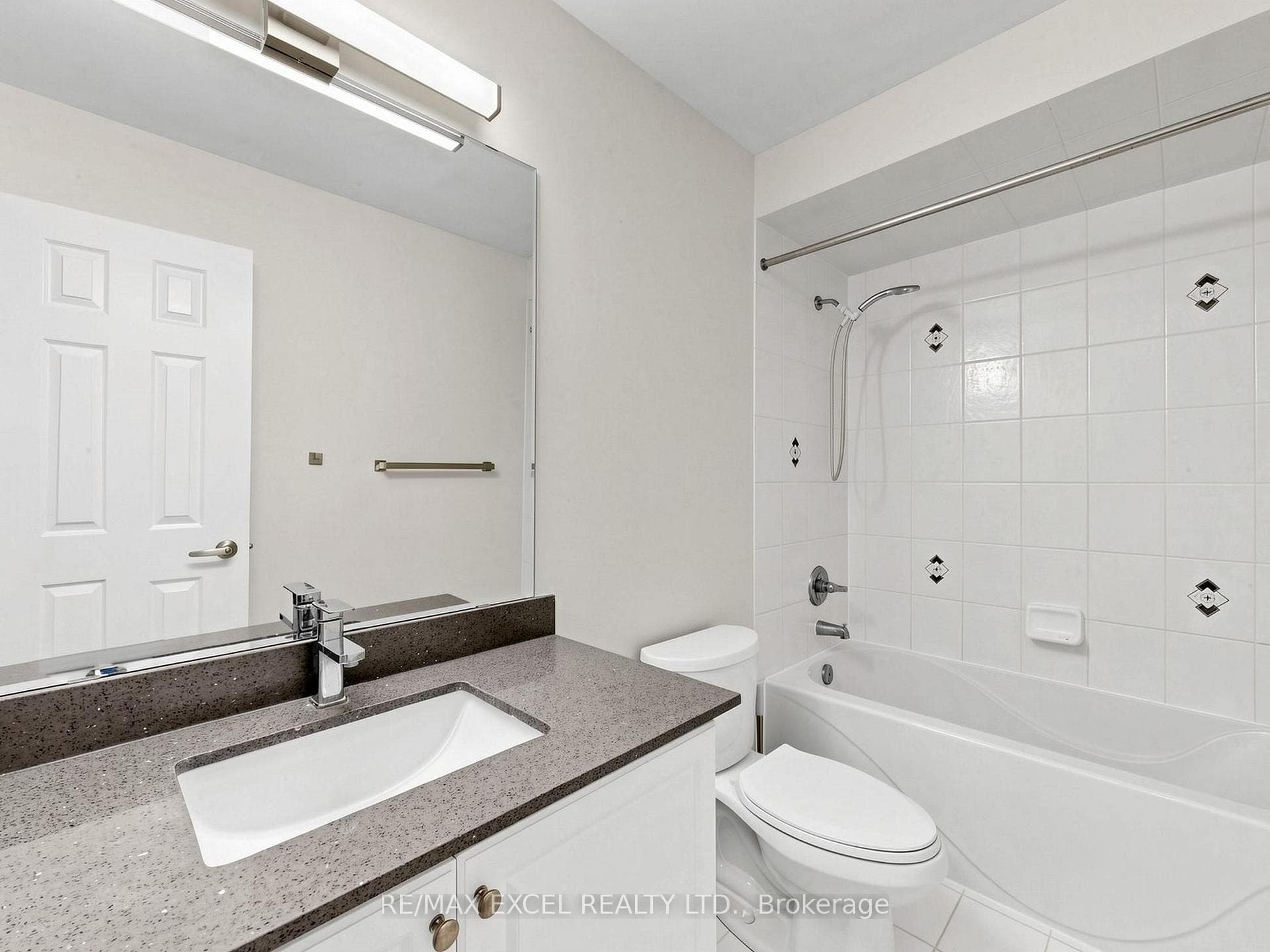 6 Barr Crescent photo 25