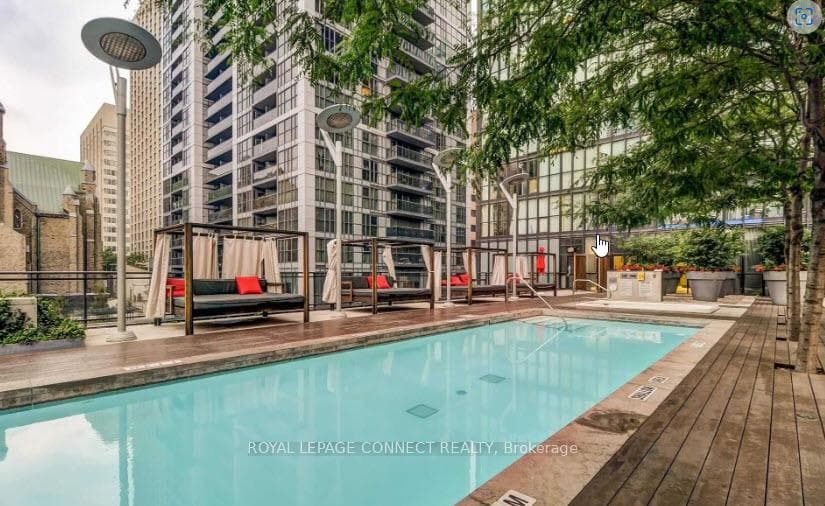 Pool & cabanas