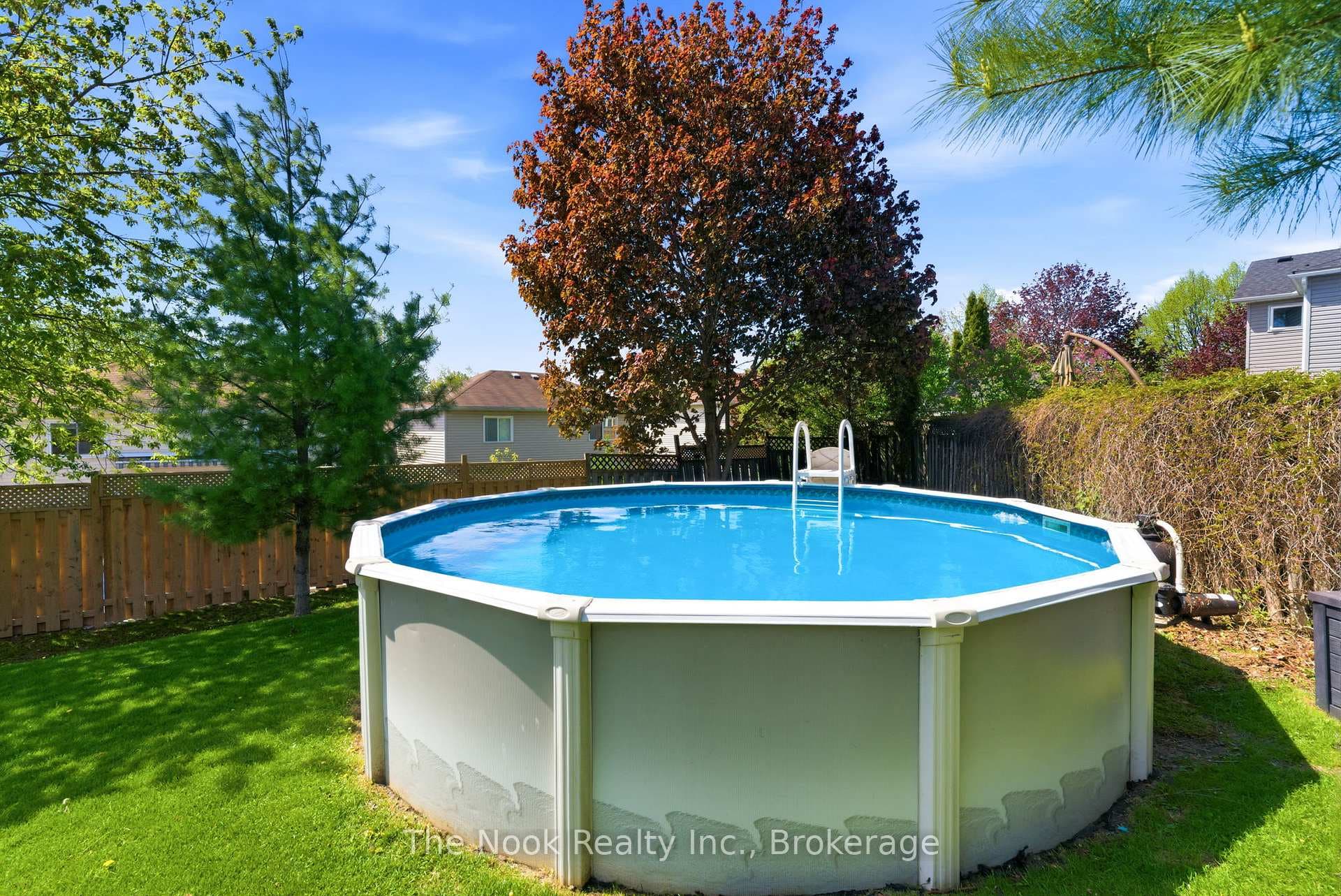 15 Stanford Crescent photo 44