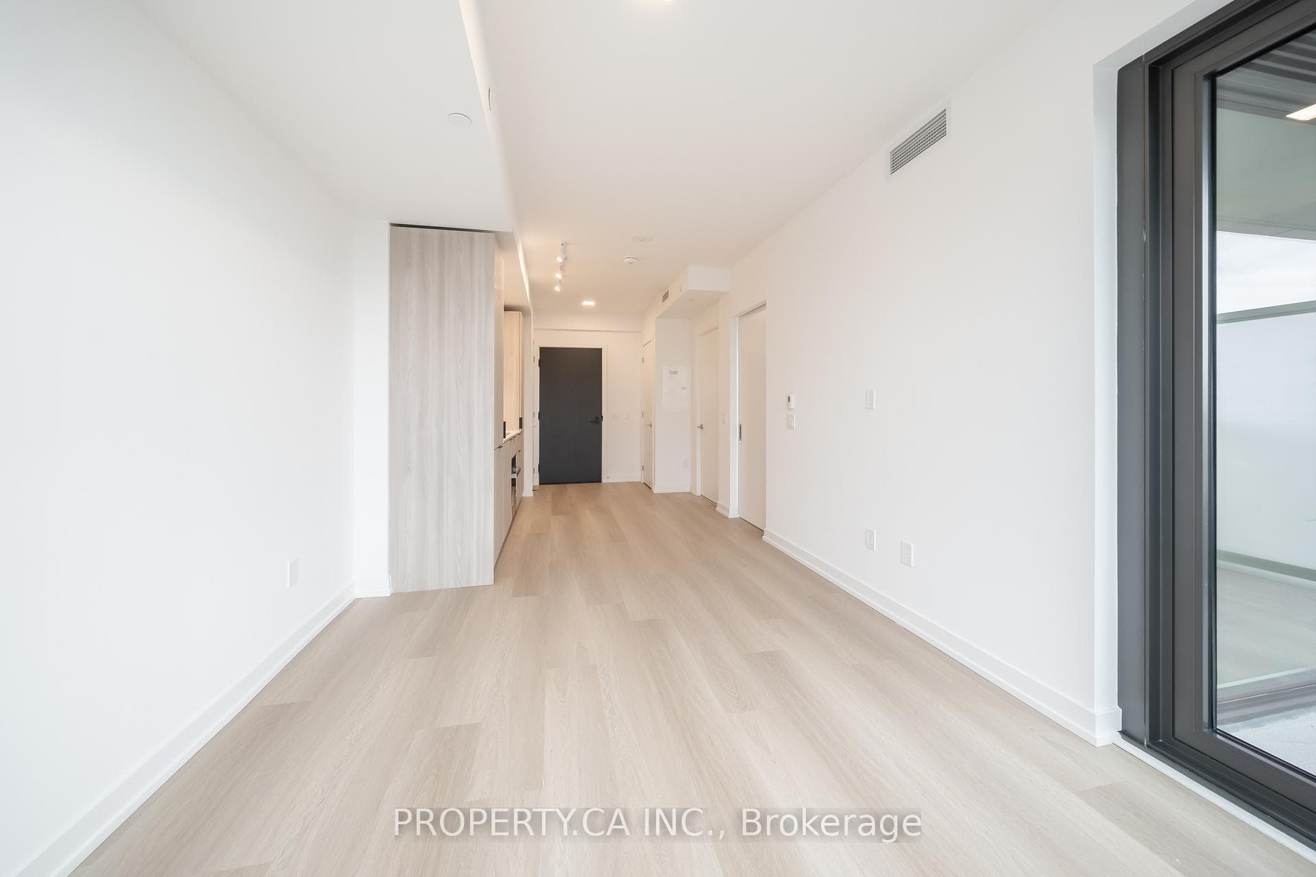 28 Eastern Avenue Unit 710 photo 3