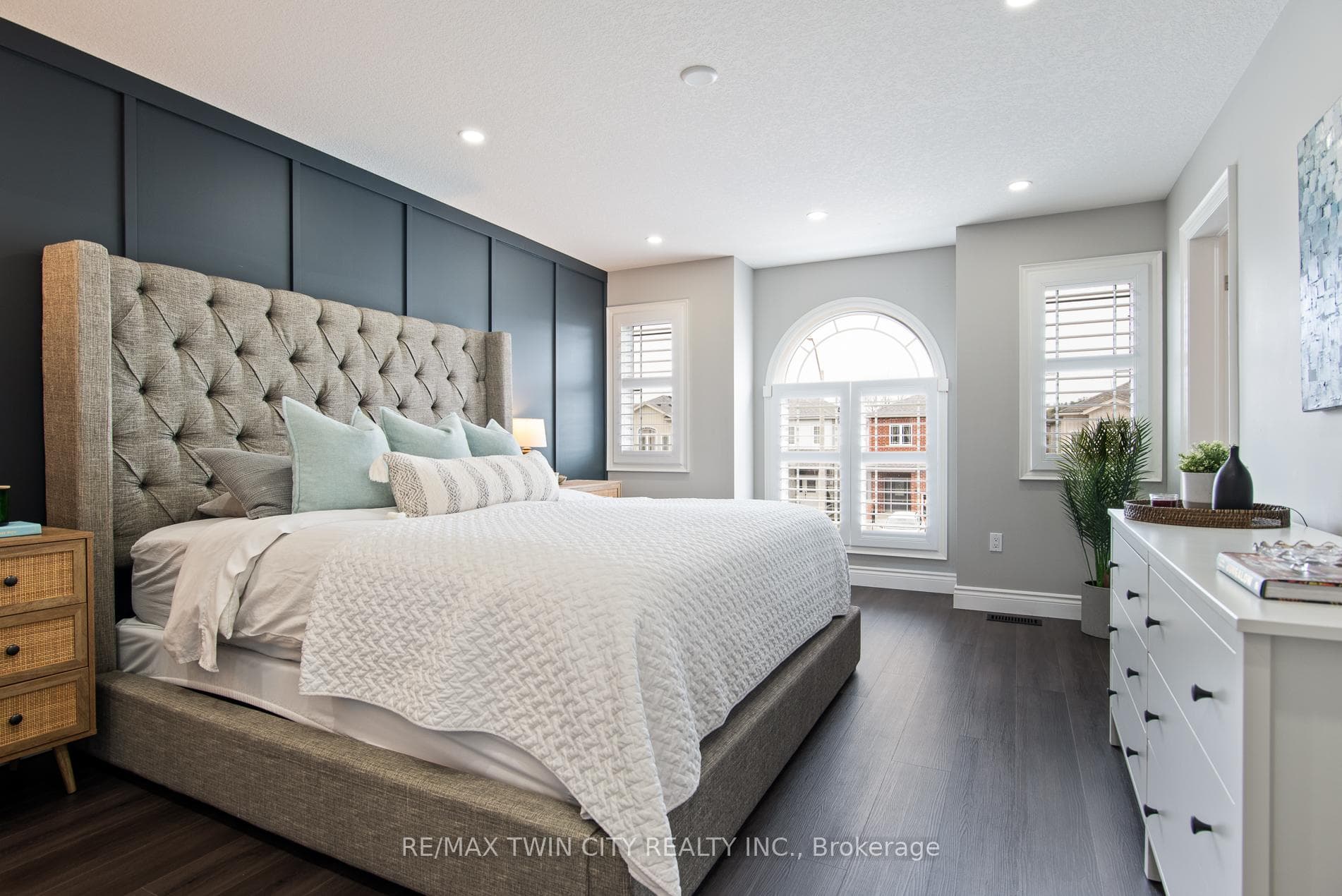 208 Birkinshaw Road photo 25
