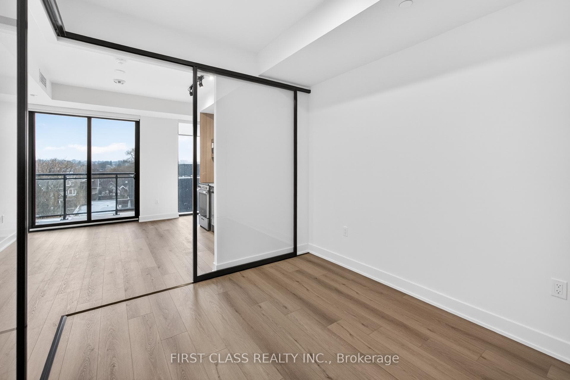 758 Dovercourt Road Unit 610 photo 17