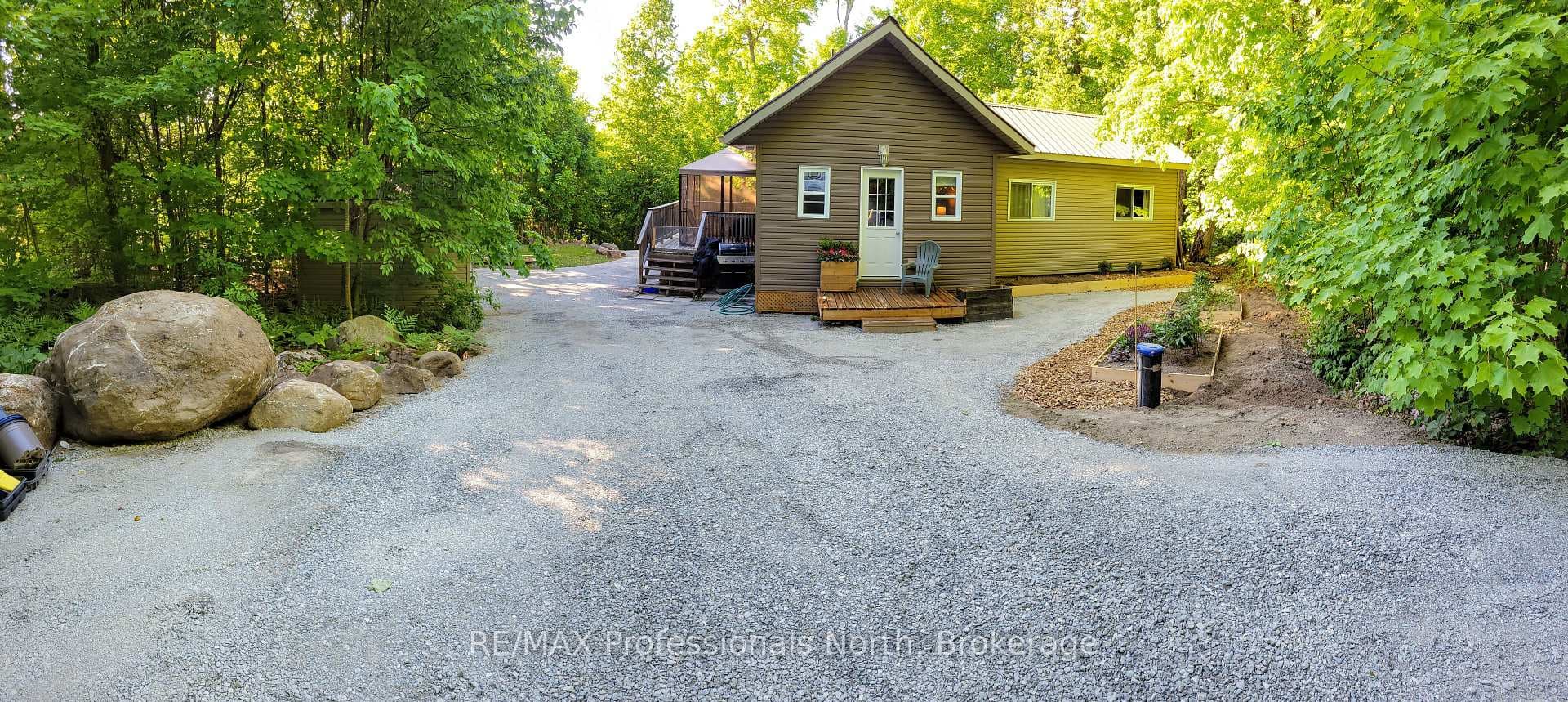 1145 Chelsea Lane photo 2