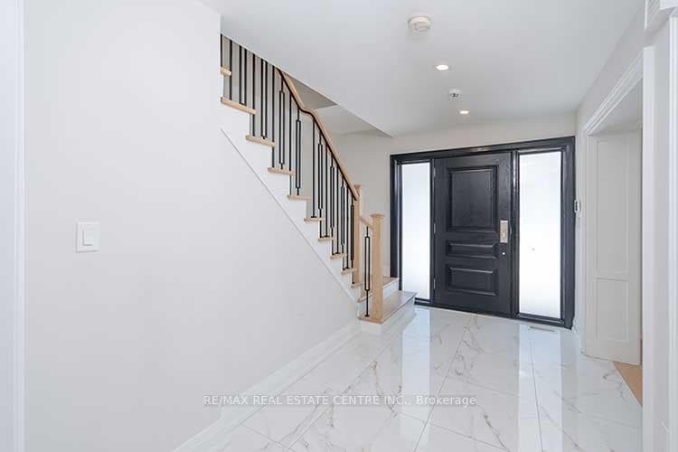 18 Shadetree Crescent photo 6