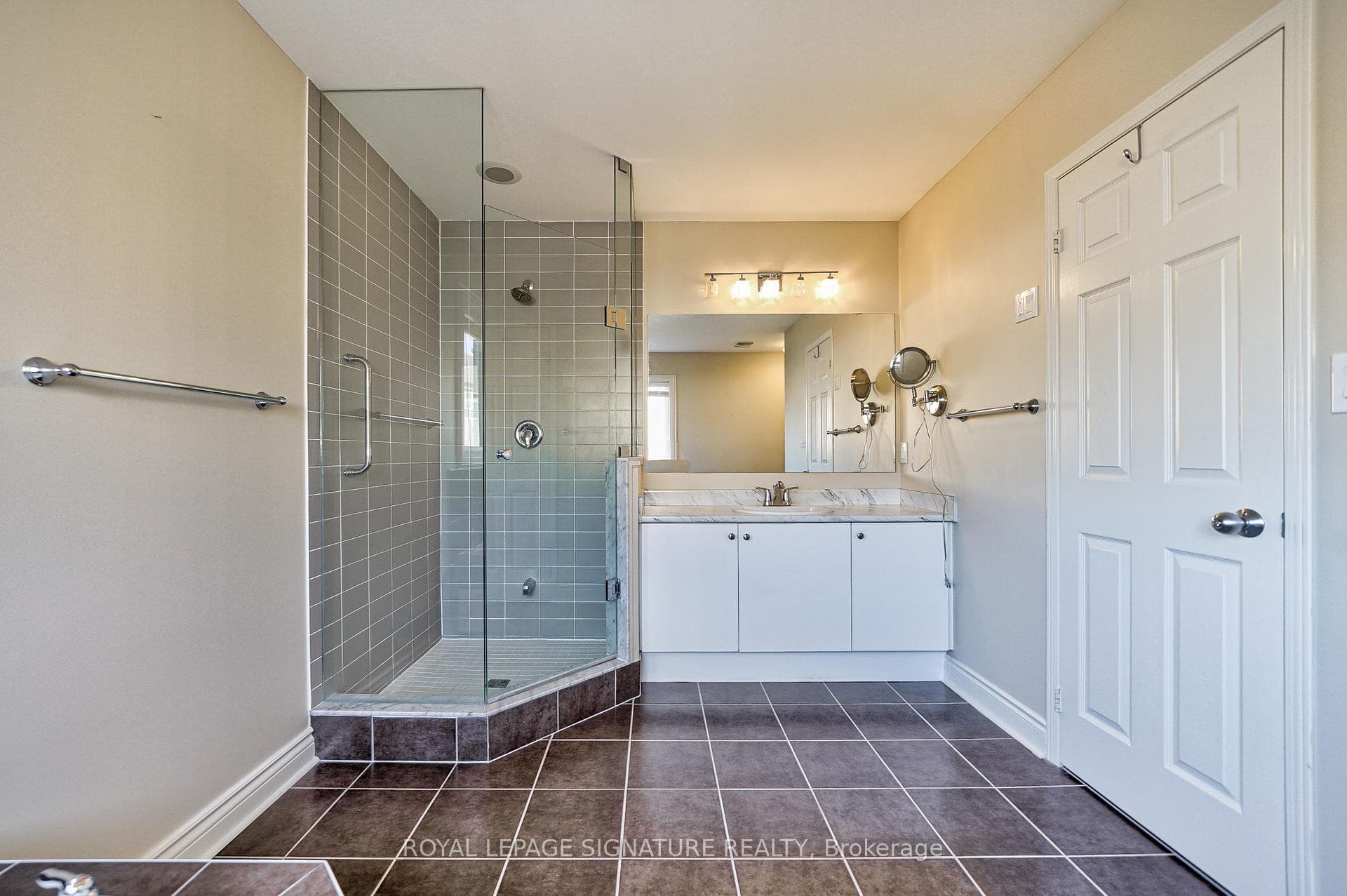 364 Langford Boulevard photo 29