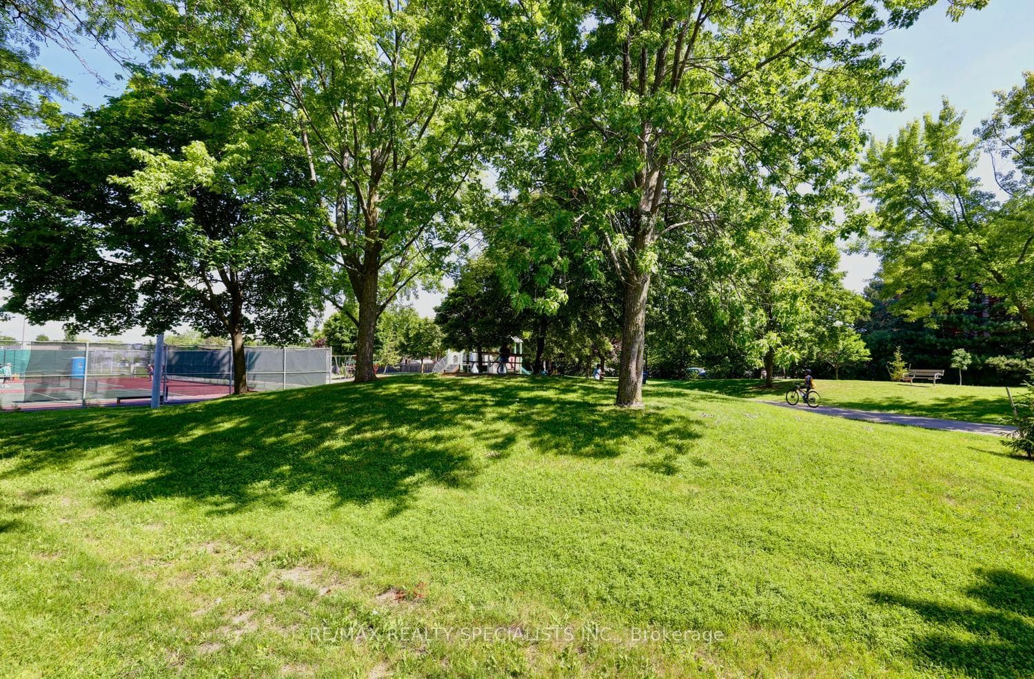 2445 Homelands Drive Unit 30 photo 36