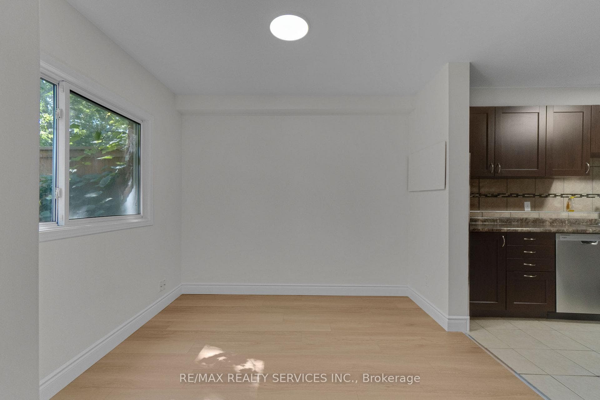 1140 Tavistock Drive Unit 8 photo 10