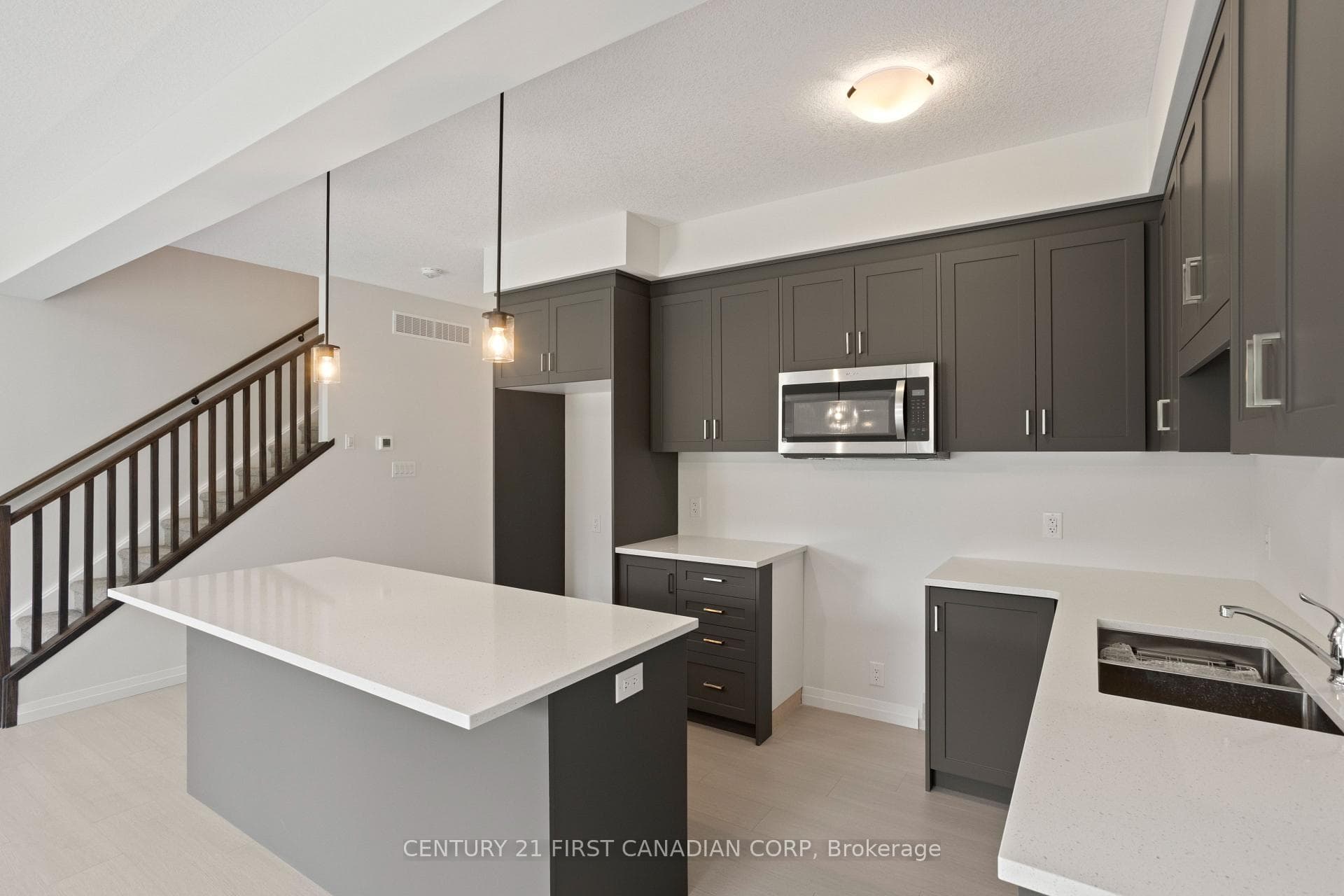 6917 HEATHWOODS Avenue photo 8