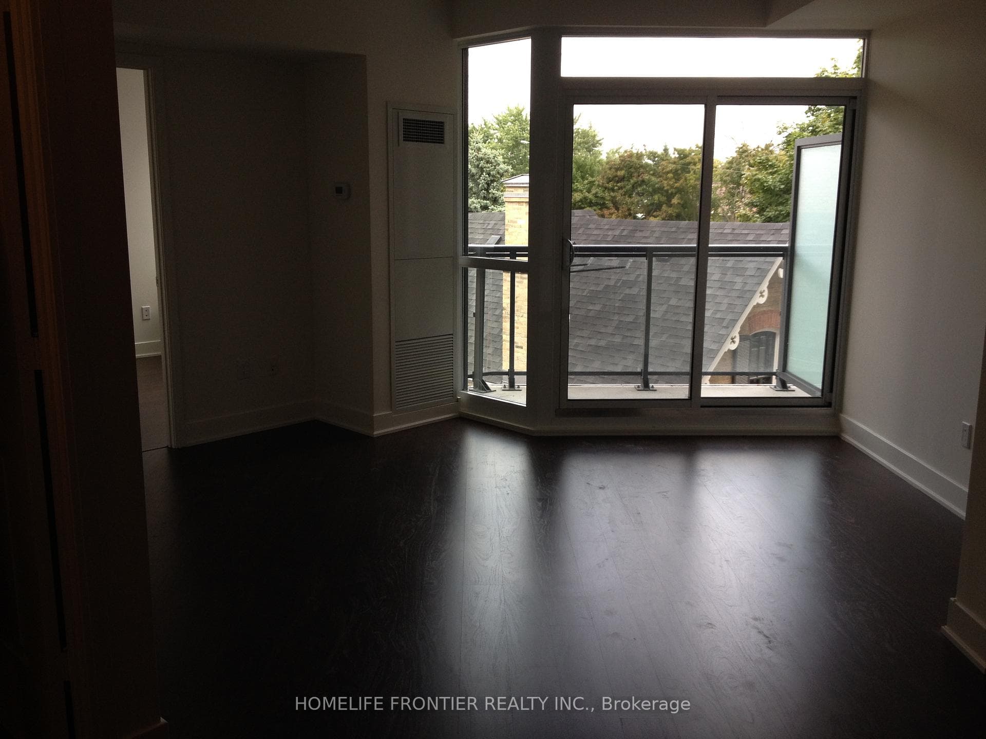 7608 Yonge Street Unit 422 photo 4
