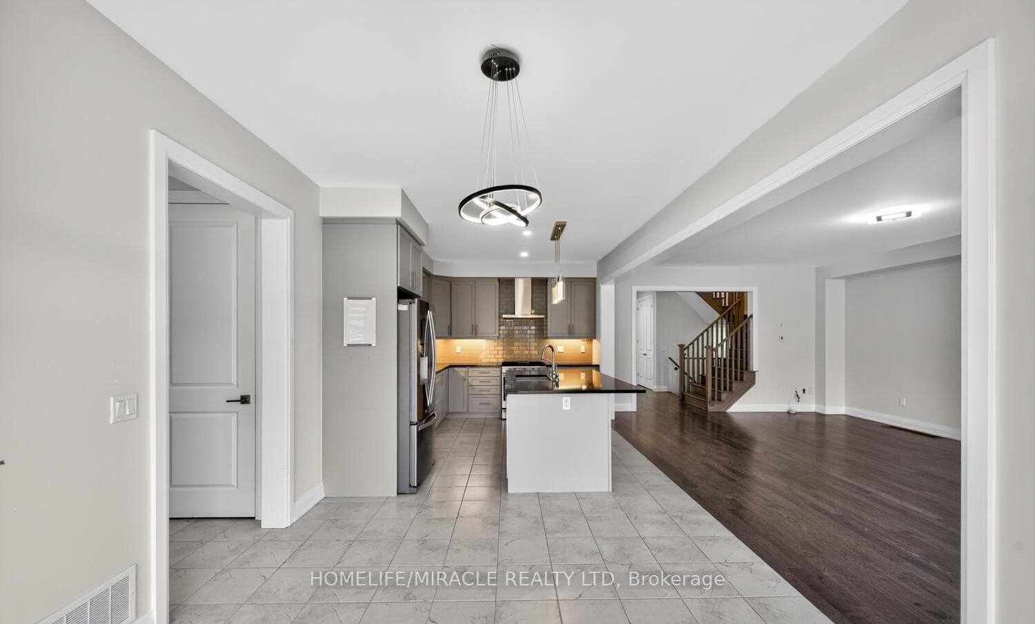1032 Edinburgh Drive photo 19