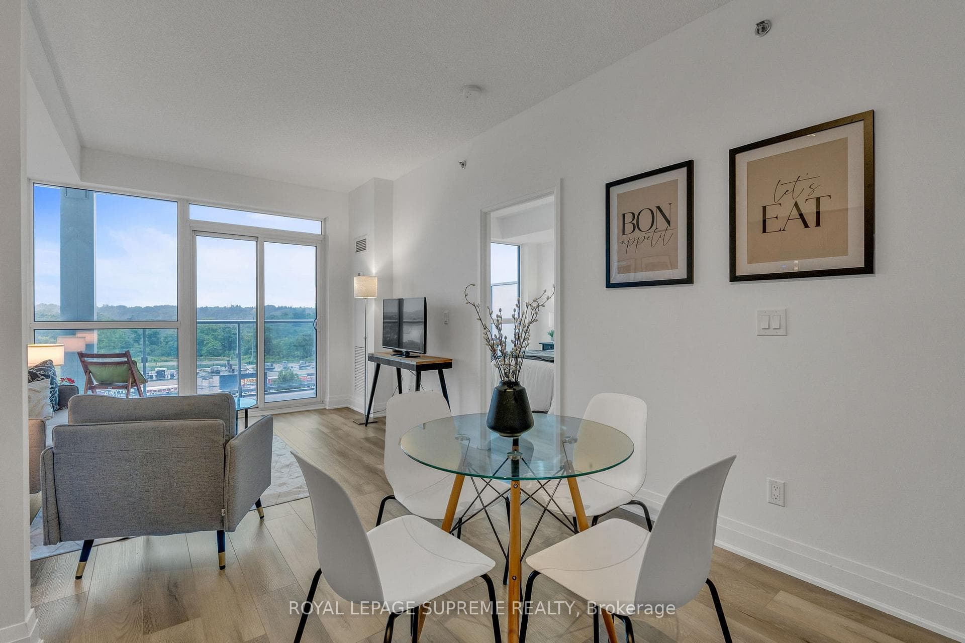 65 Speers Road Unit 612 photo 8