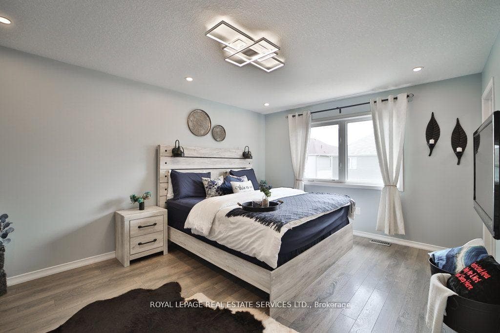 15 Mcallistar Drive photo 22